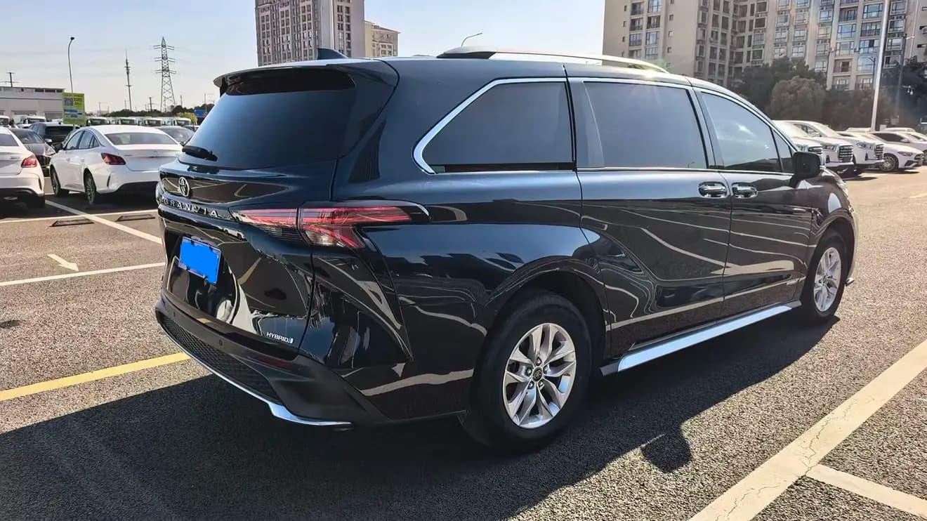 Toyota Granvia 2024 г. 50008 км. — фото 4