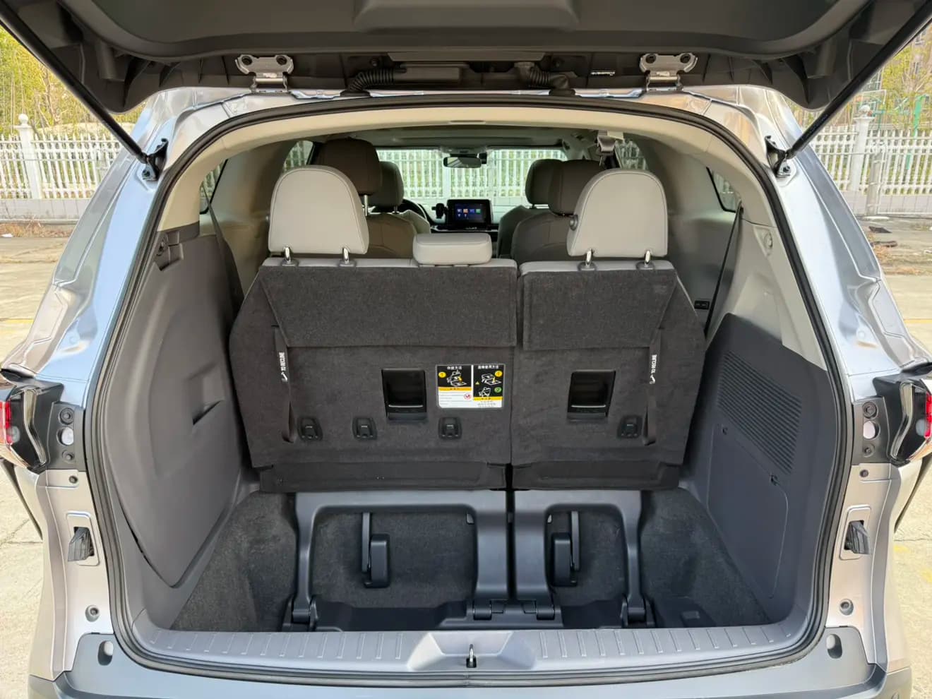 Toyota Granvia 2024 г. 70009 км. — фото 8