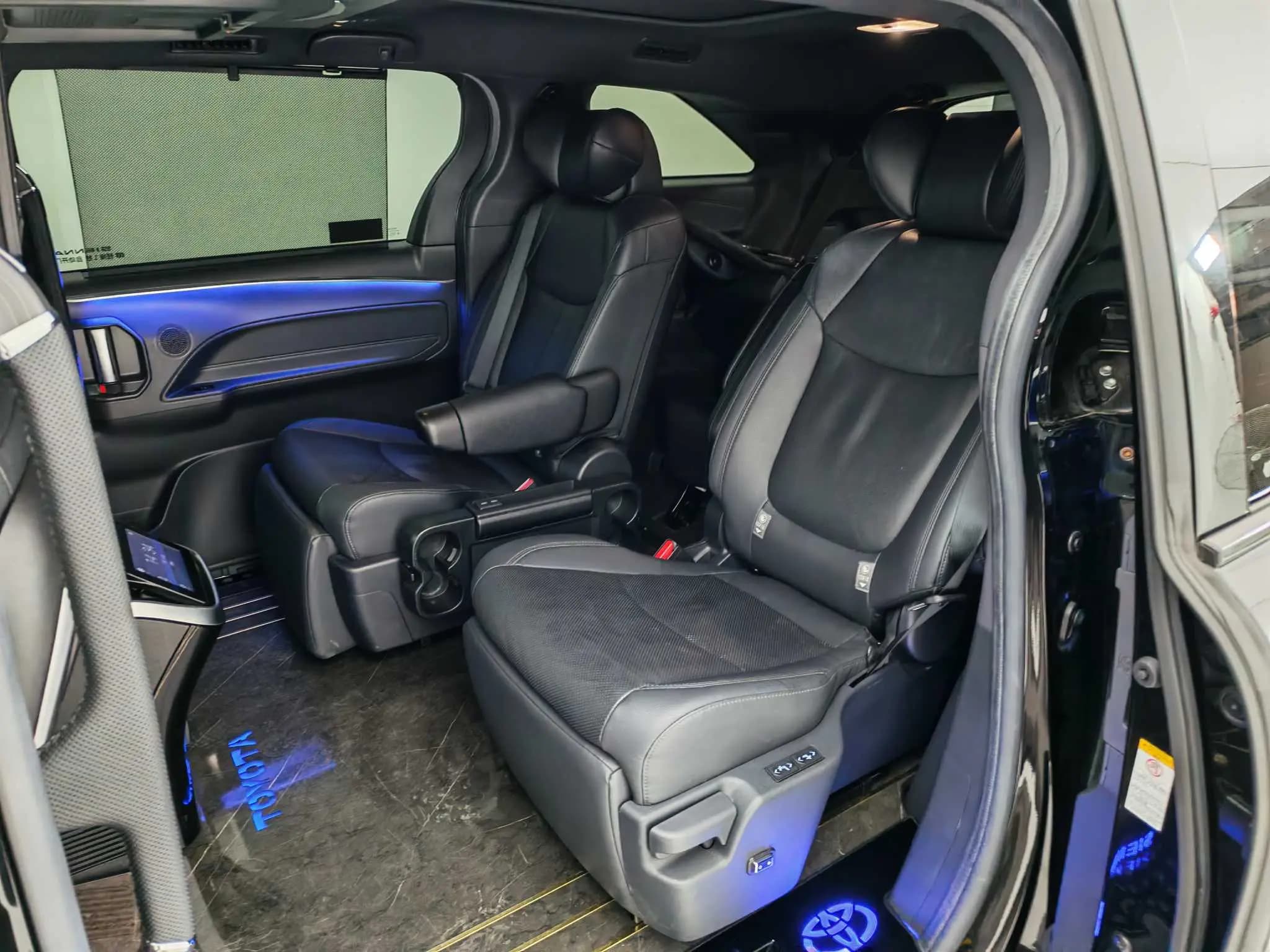 Toyota Sienna 2022 г. 35053 км. — фото 11