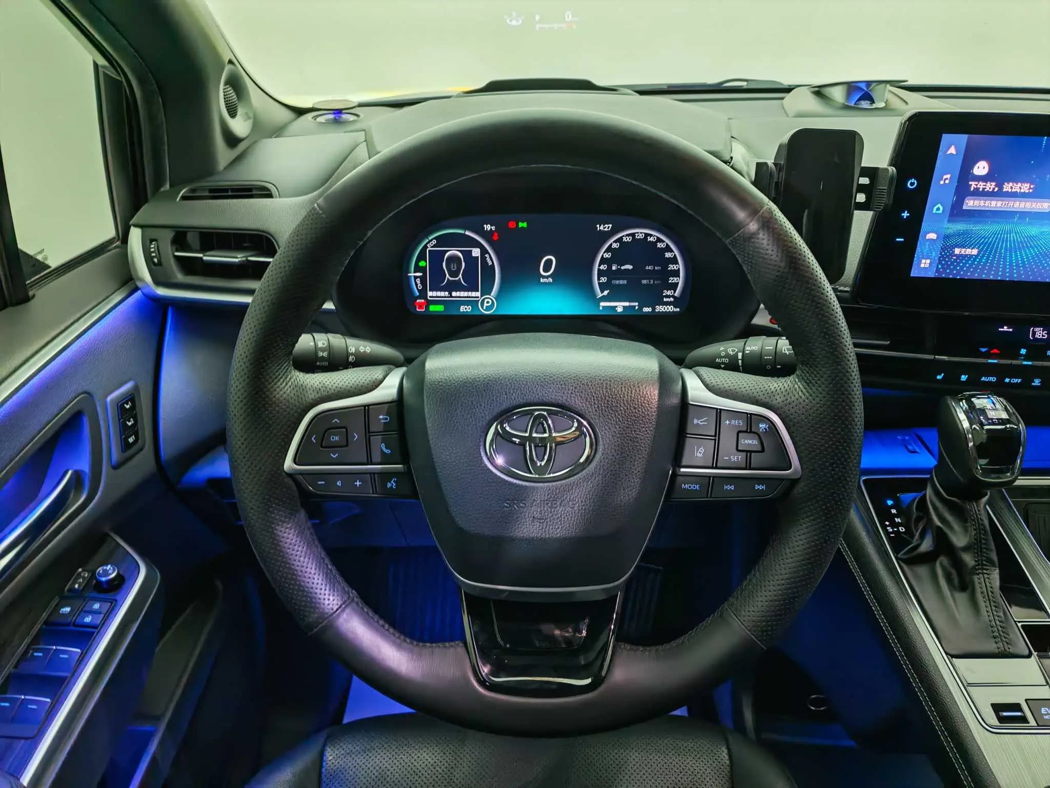 Toyota Sienna 2022 г. 35053 км. — фото 9