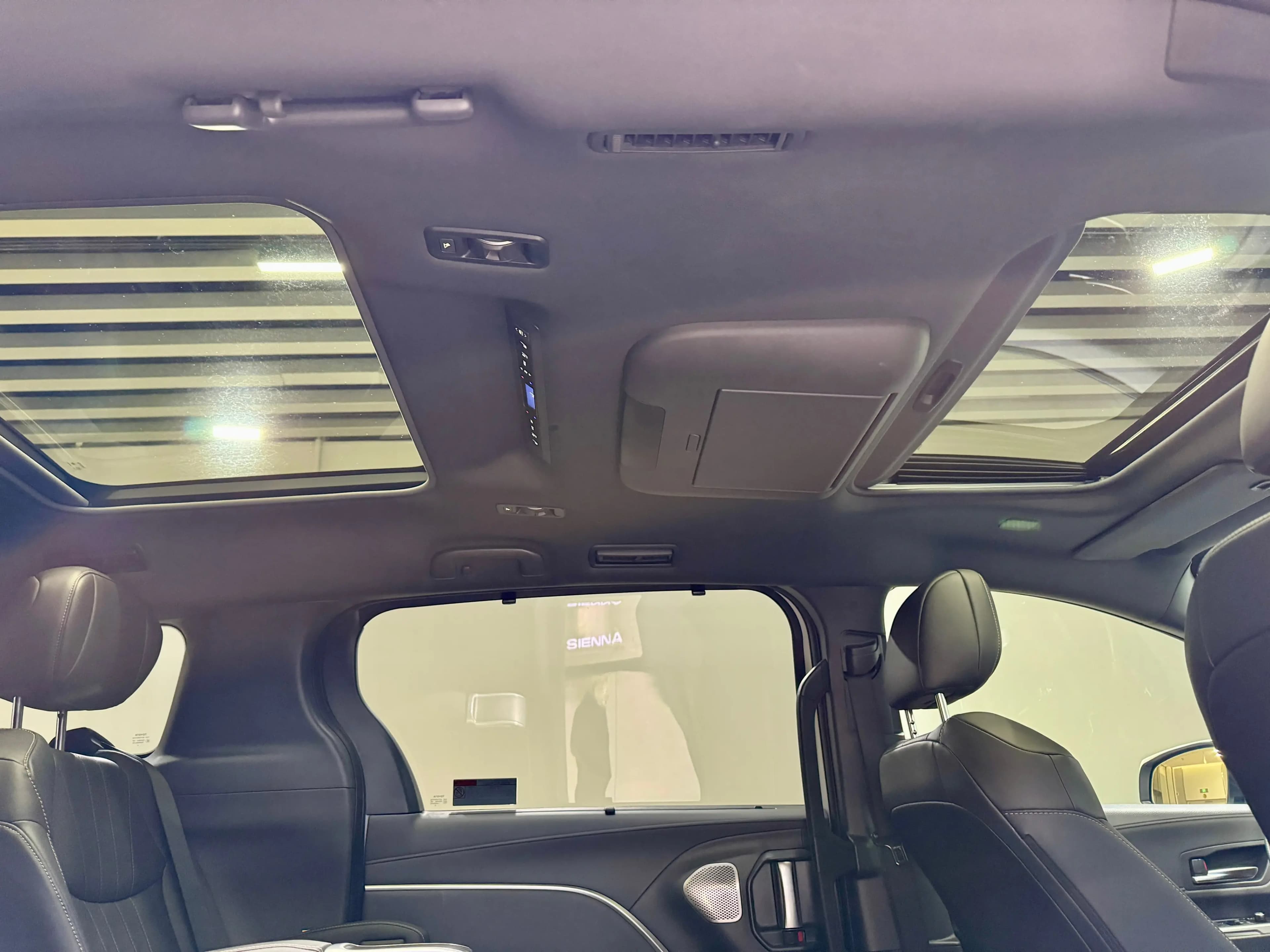 Toyota Sienna 2024 г. 24055 км. — фото 12