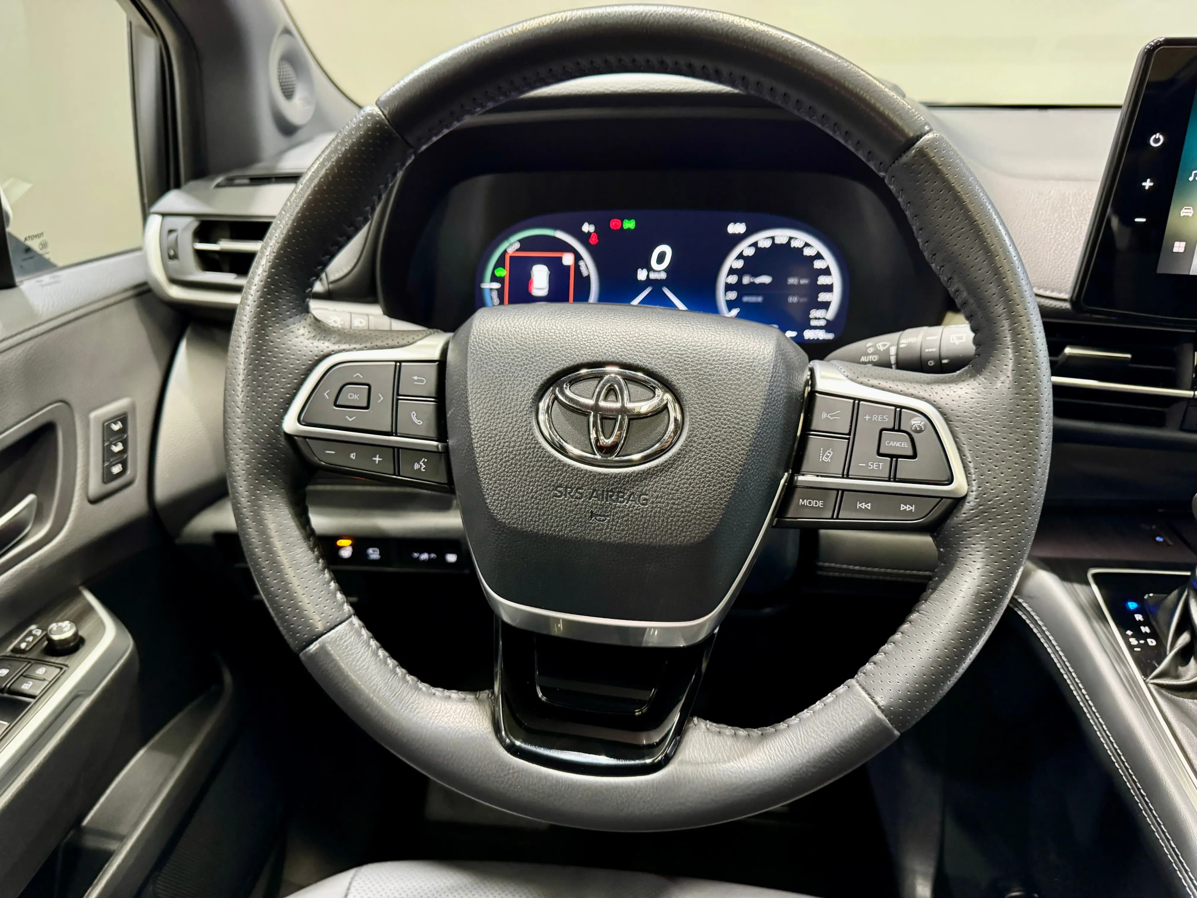 Toyota Sienna 2024 г. 24055 км. — фото 16