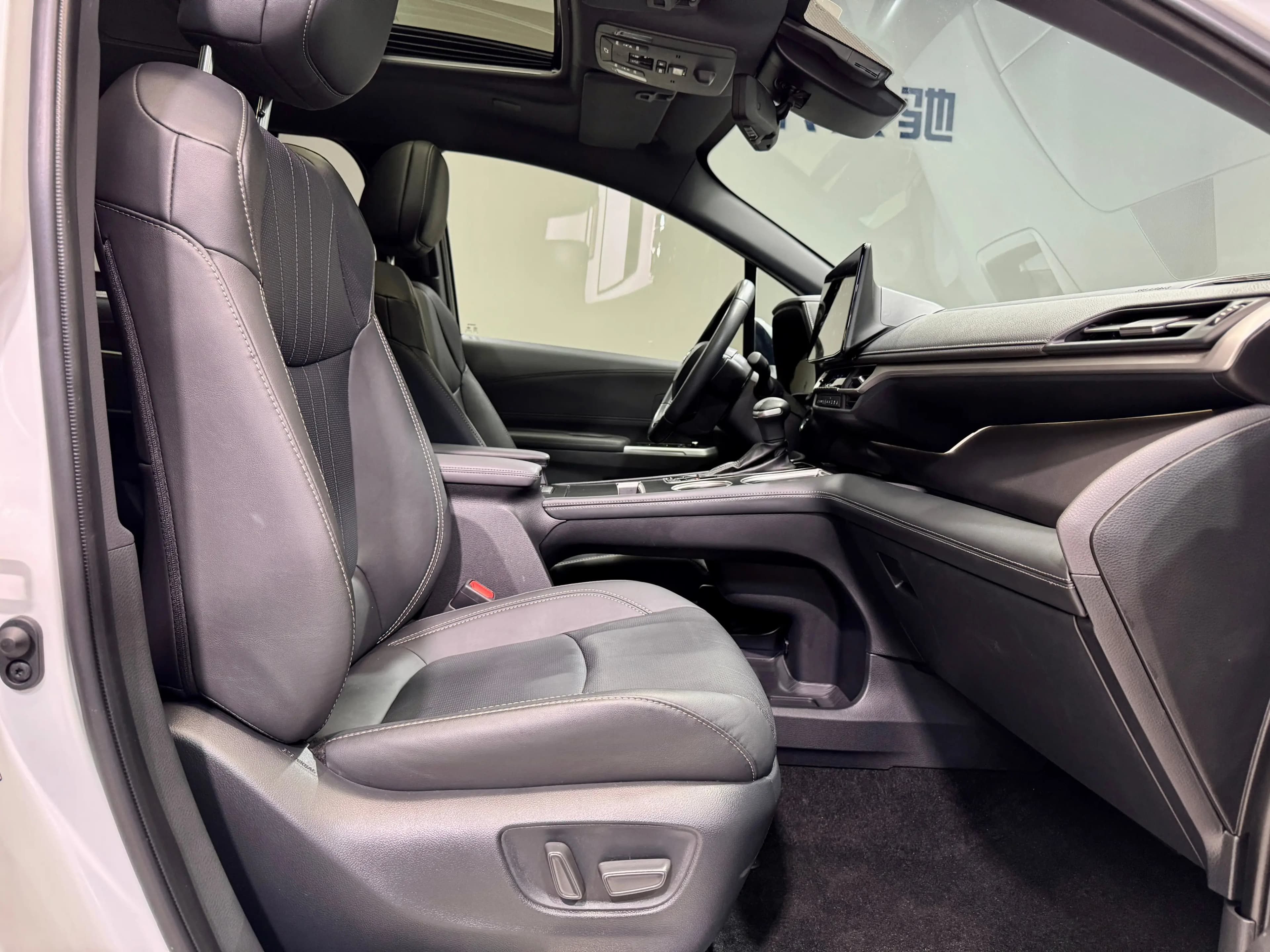 Toyota Sienna 2024 г. 24055 км. — фото 22