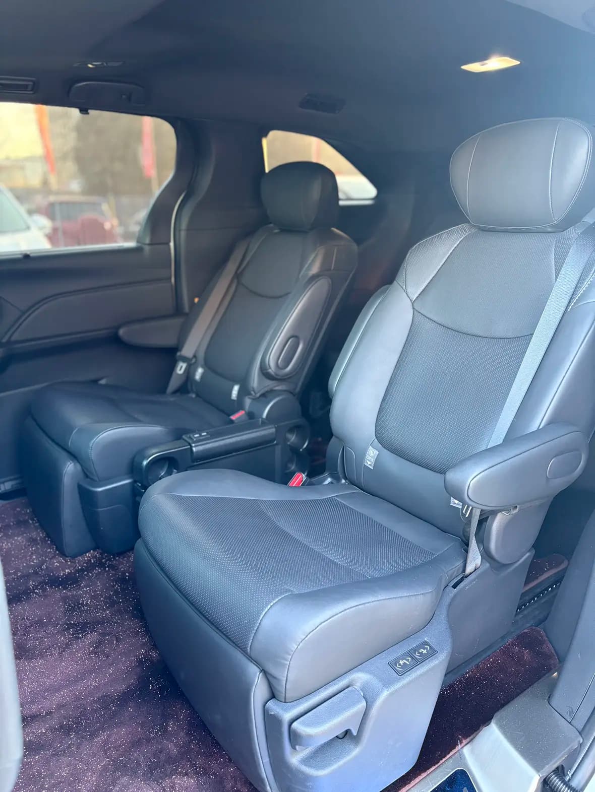 Toyota Sienna 2025 г. 21556 км. — фото 17