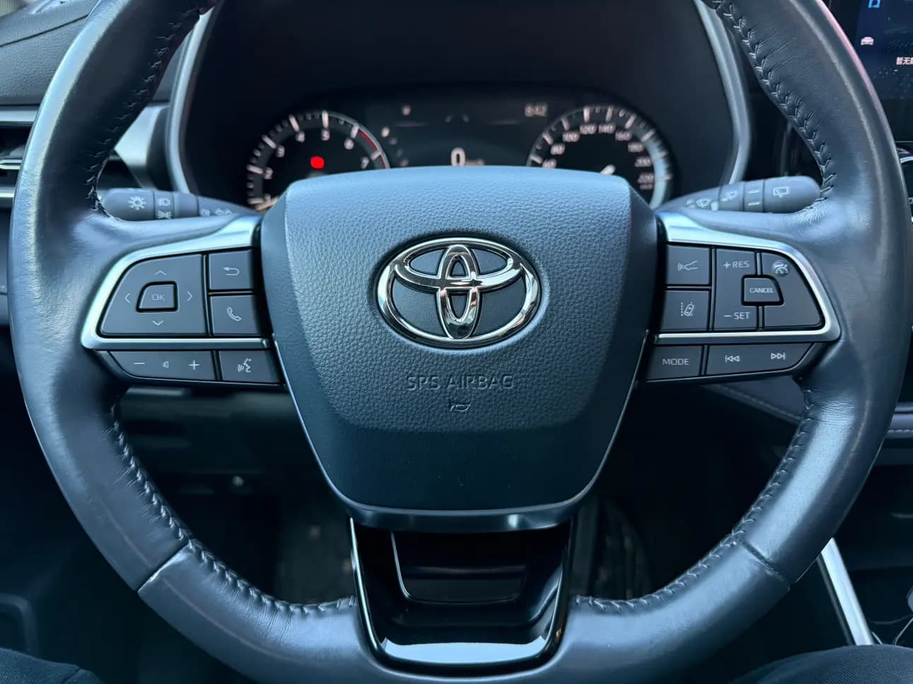 Toyota Highlander 2024 г. 26145 км. — фото 13