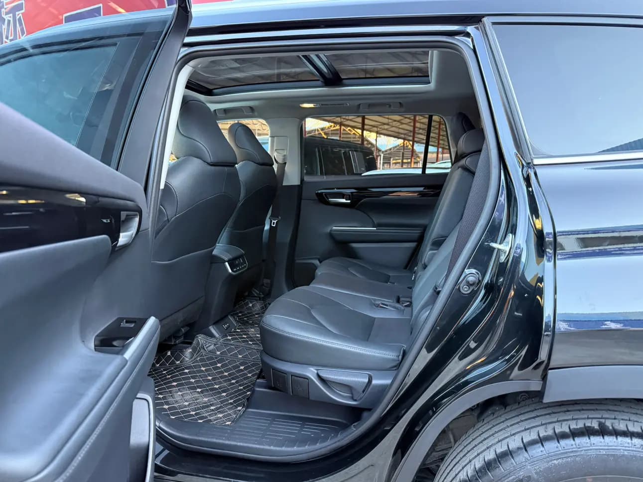 Toyota Highlander 2024 г. 26145 км. — фото 15