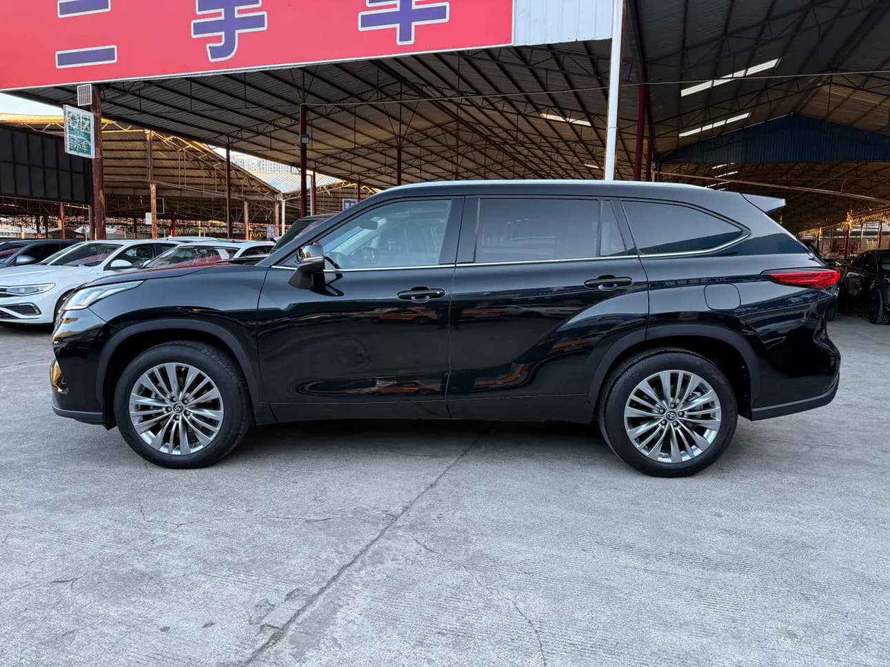 Toyota Highlander 2024 г. 26145 км. — фото 3