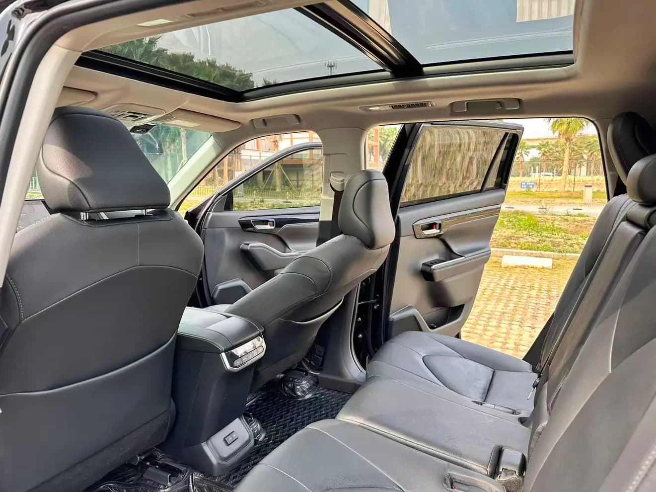 Toyota Highlander 2022 г. 120147 км. — фото 15
