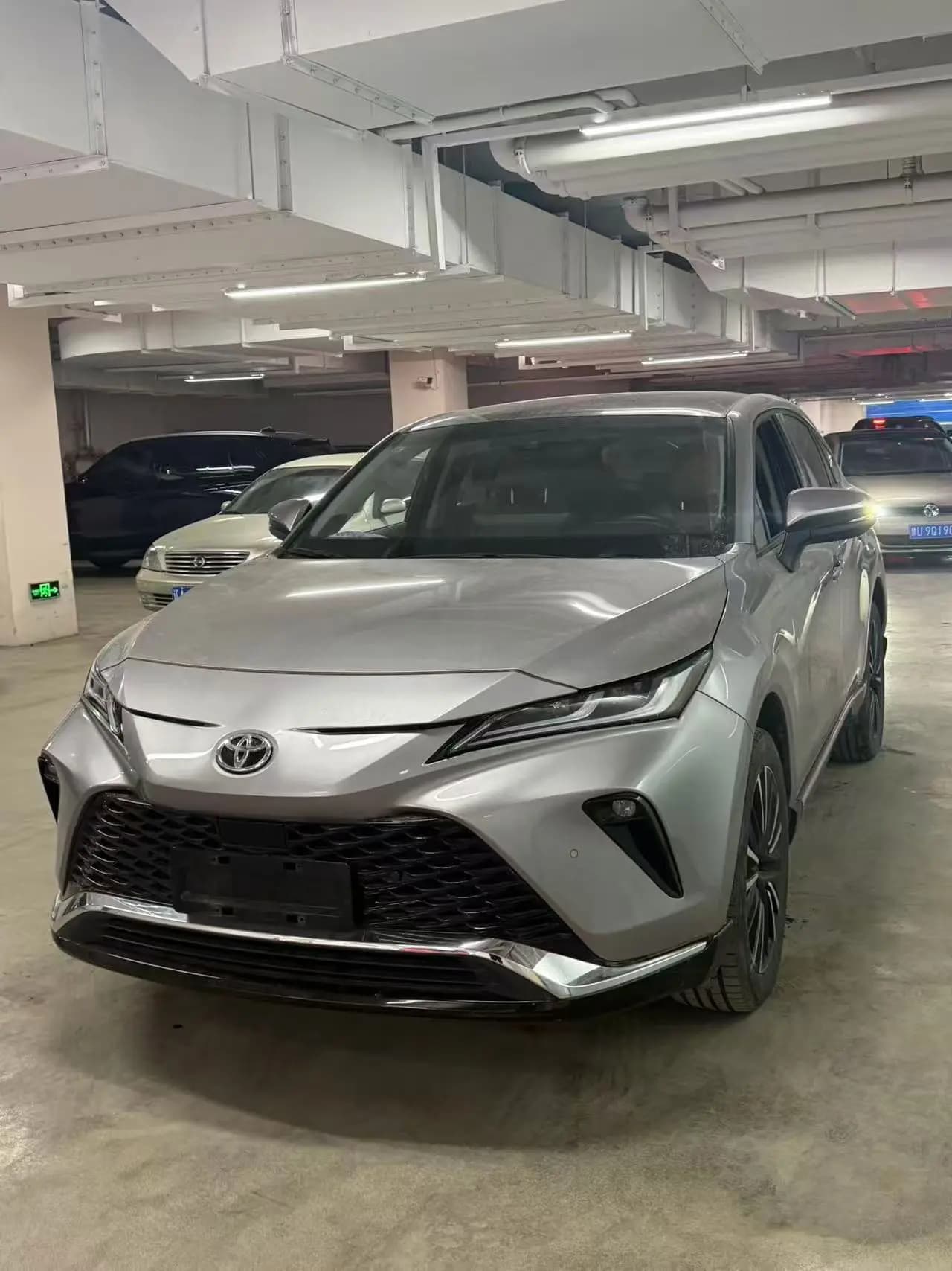 Toyota Venza 2023 г. 28079 км.