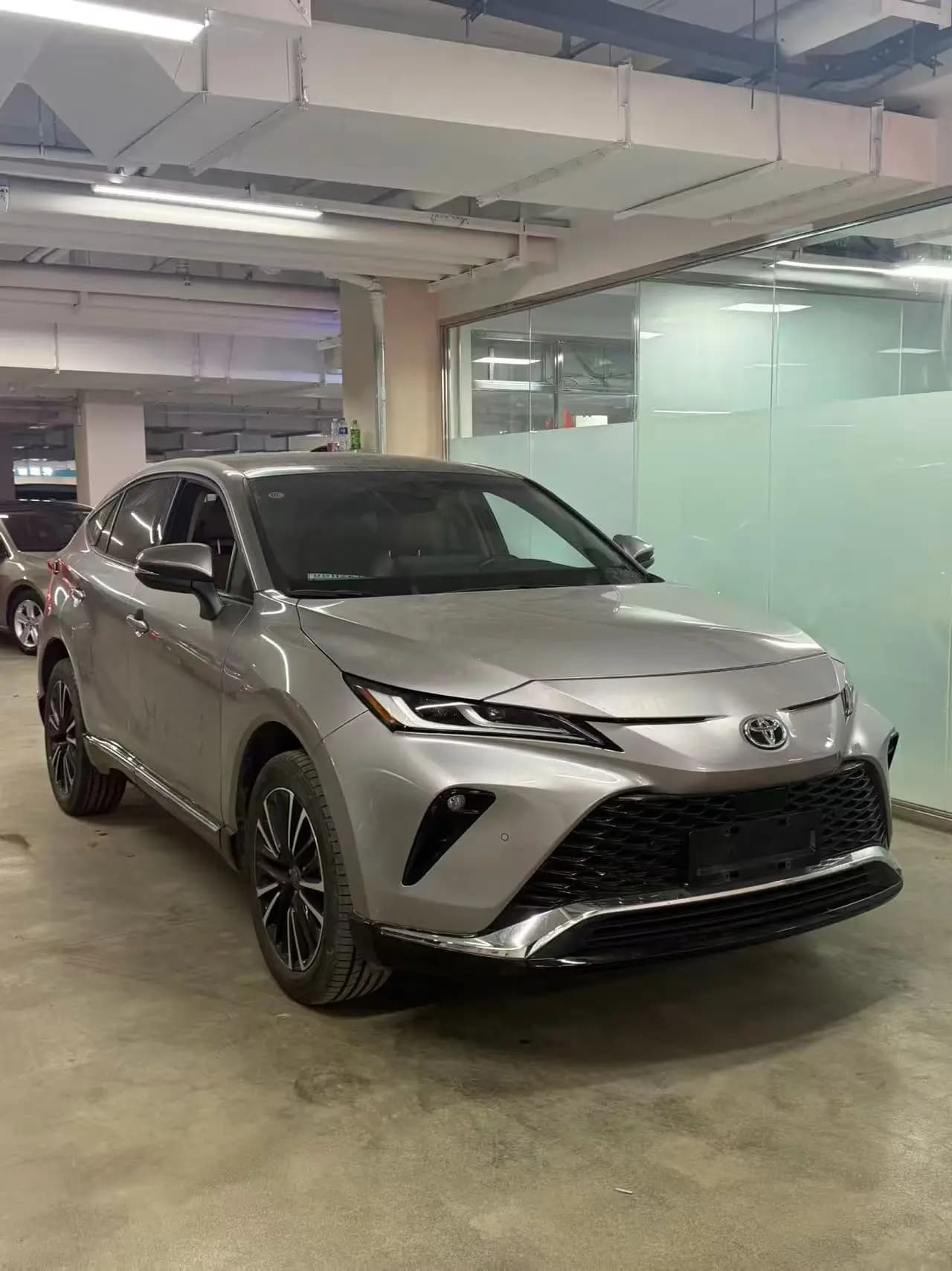 Toyota Venza 2023 г. 28079 км. — фото 3