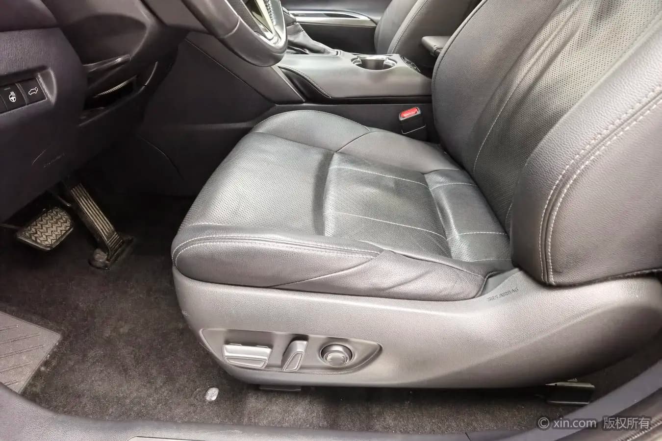 Toyota Harrier 2021 г. 85916 км. — фото 17