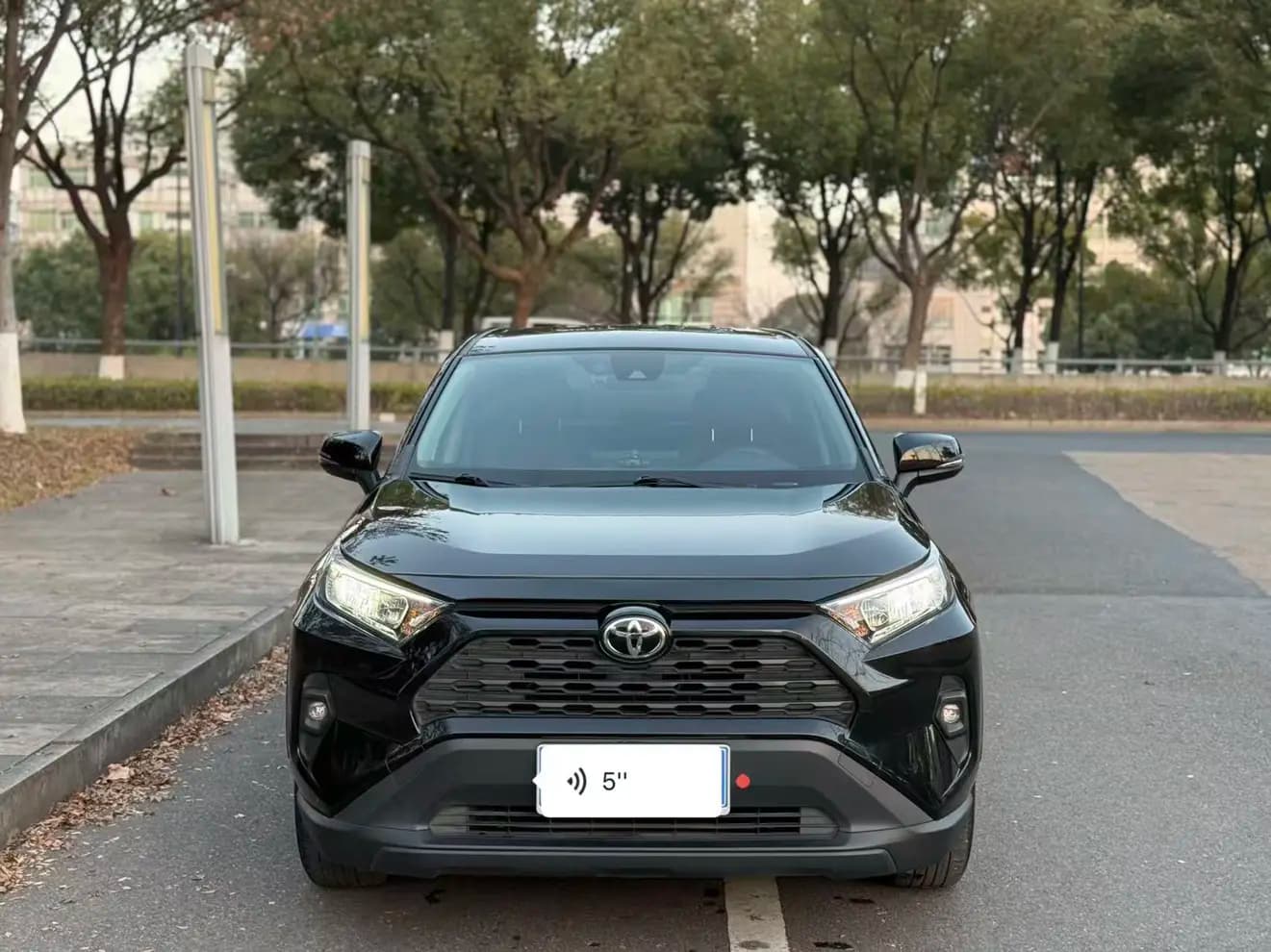 Toyota RAV4 2023 г. 35115 км. — фото 2