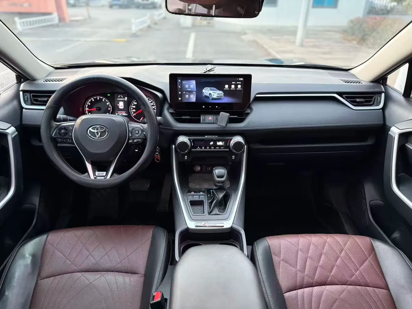 Toyota RAV4 2023 г. 35115 км. — фото 5