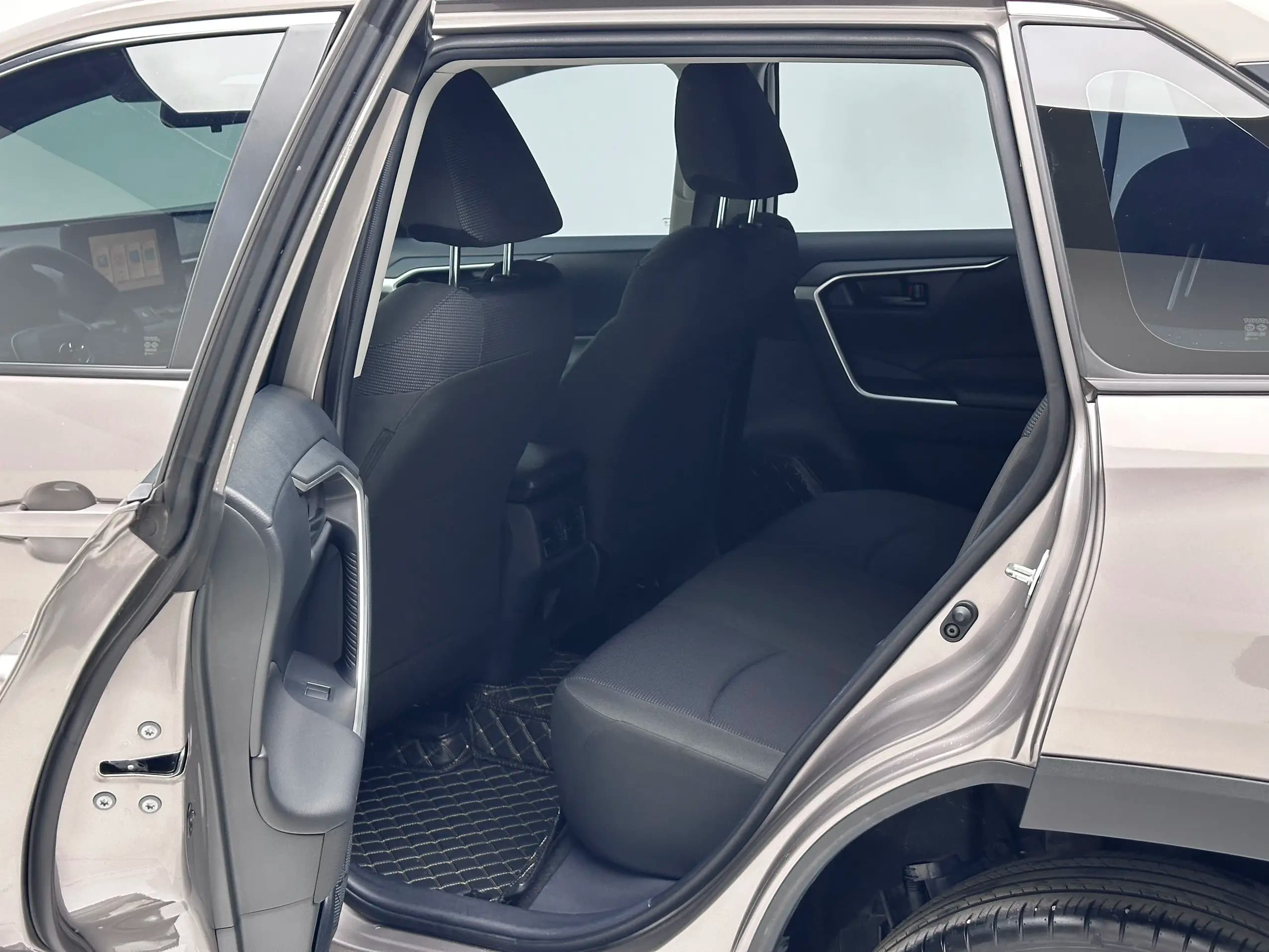 Toyota RAV4 2022 г. 20916 км. — фото 12