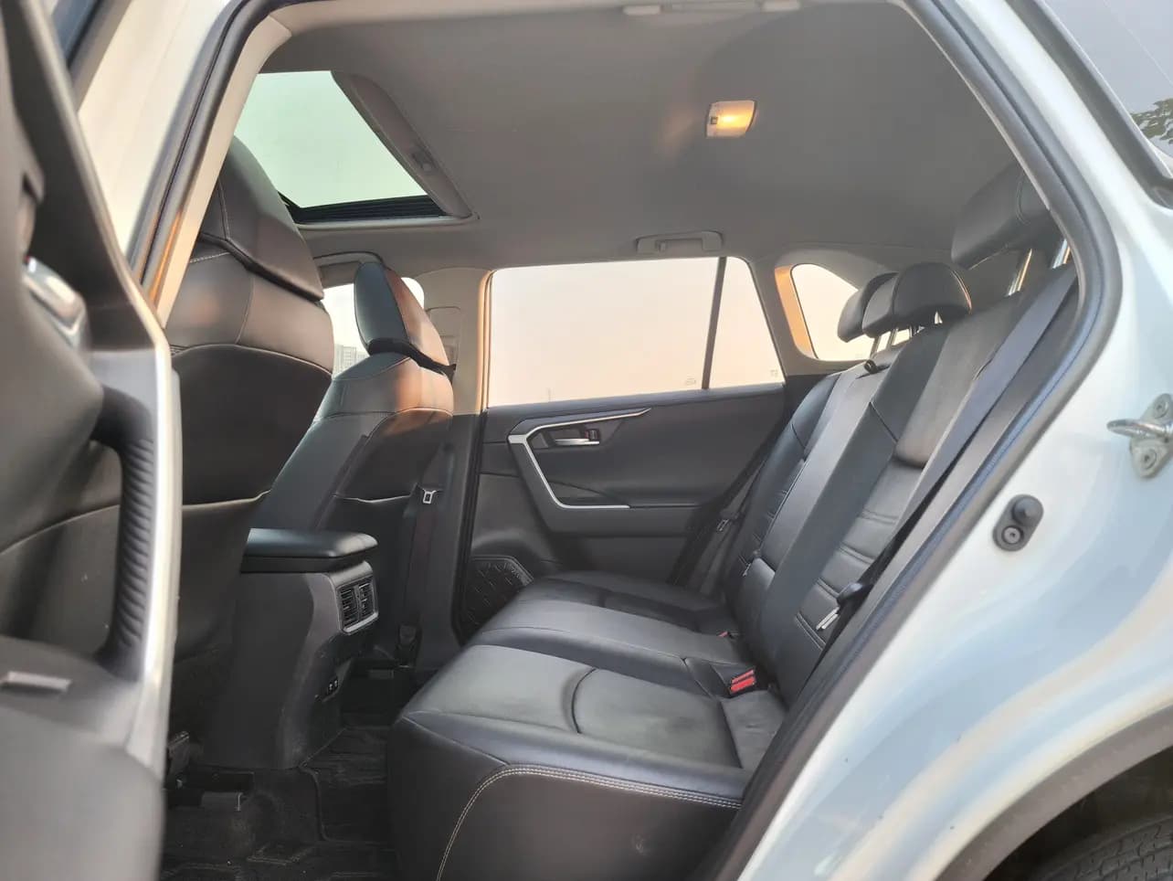 Toyota RAV4 2021 г. 60119 км. — фото 12