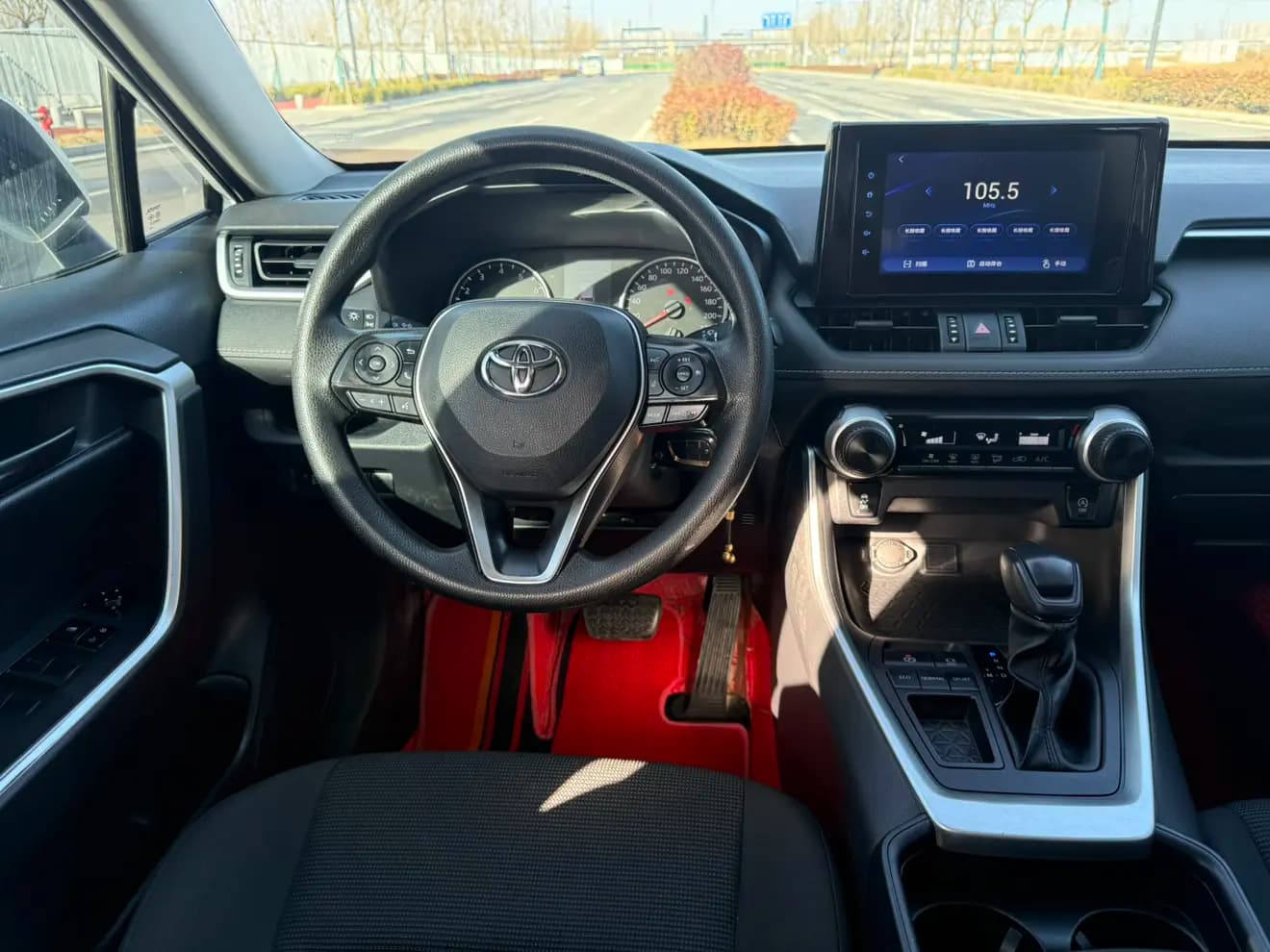 Toyota RAV4 2022 г. 60121 км. — фото 8