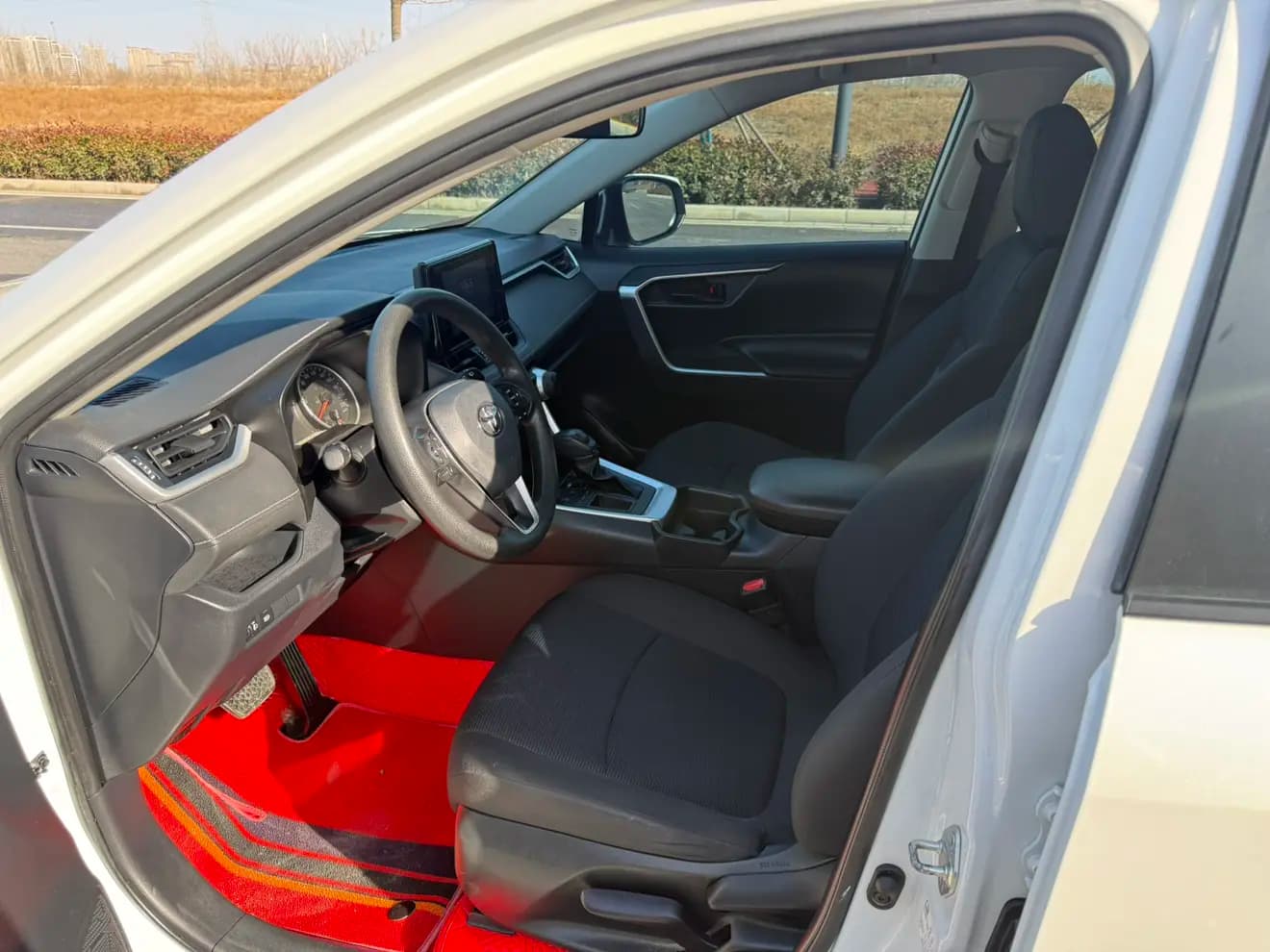 Toyota RAV4 2022 г. 60121 км. — фото 10