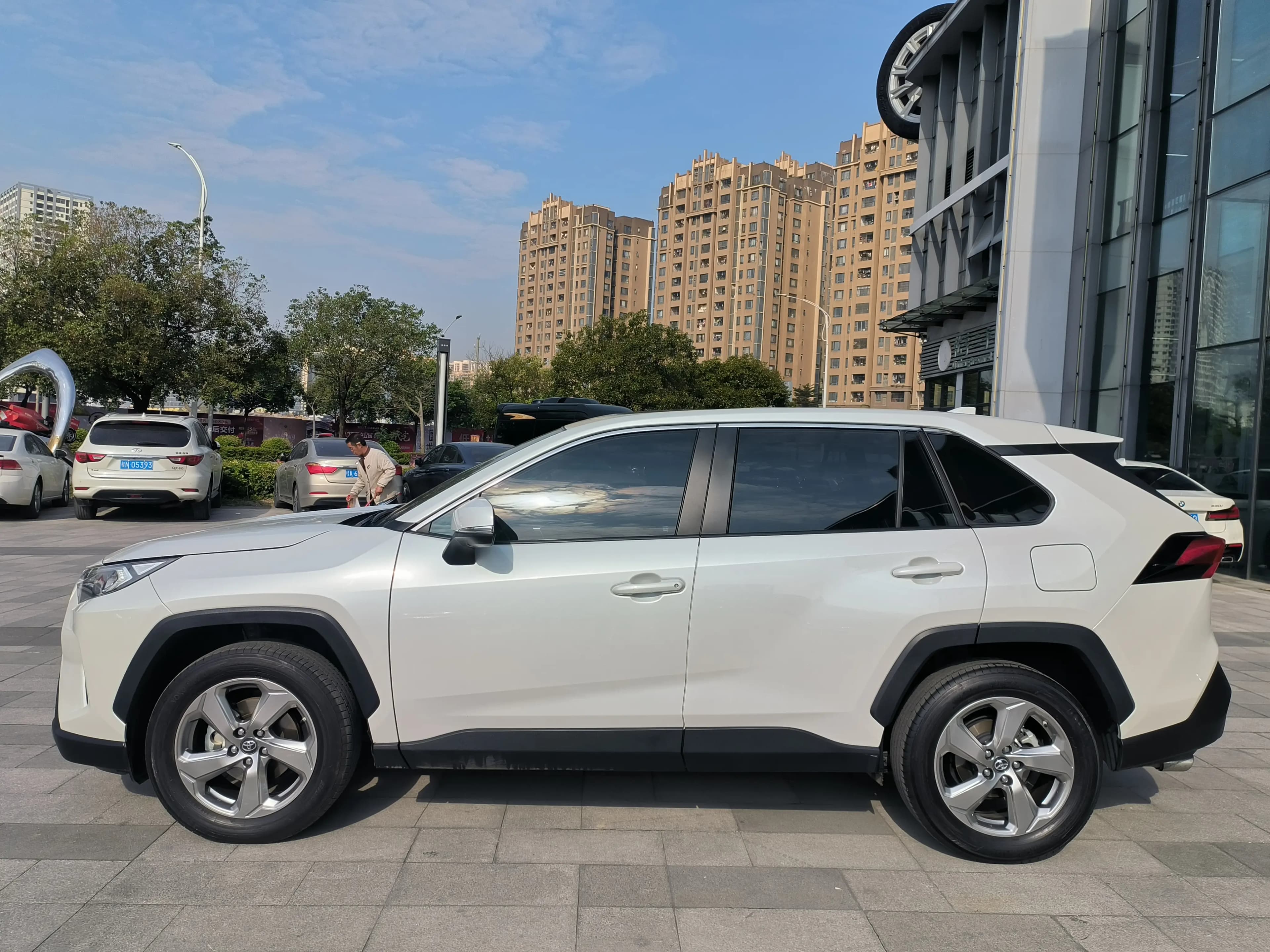 Toyota RAV4 2022 г. 30042 км. — фото 4