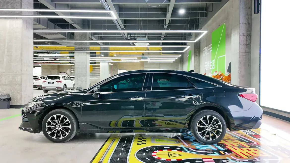 Toyota Avalon 2023 г. 37003 км. — фото 4
