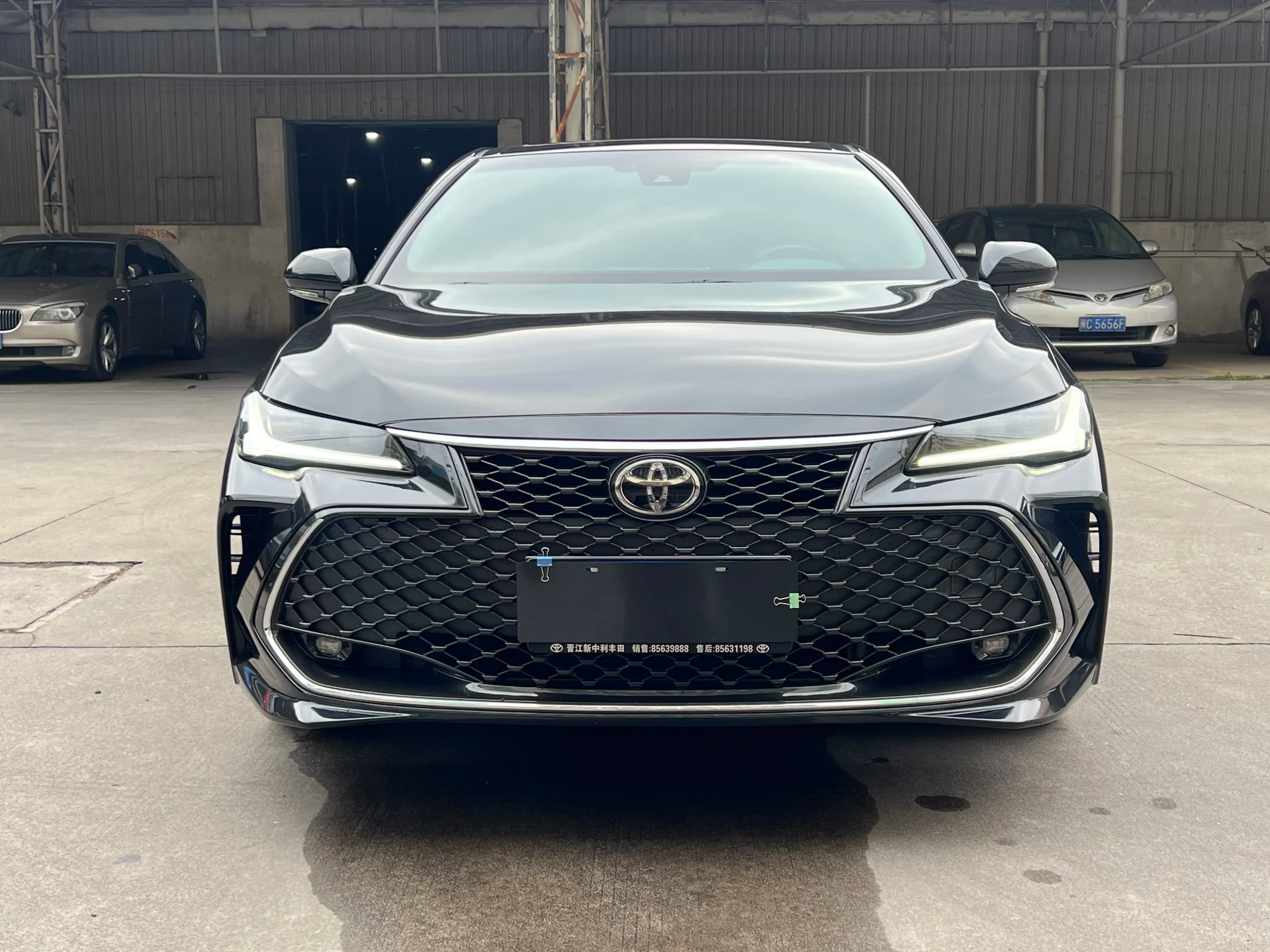 Toyota Avalon 2023 г. 19006 км. — фото 2