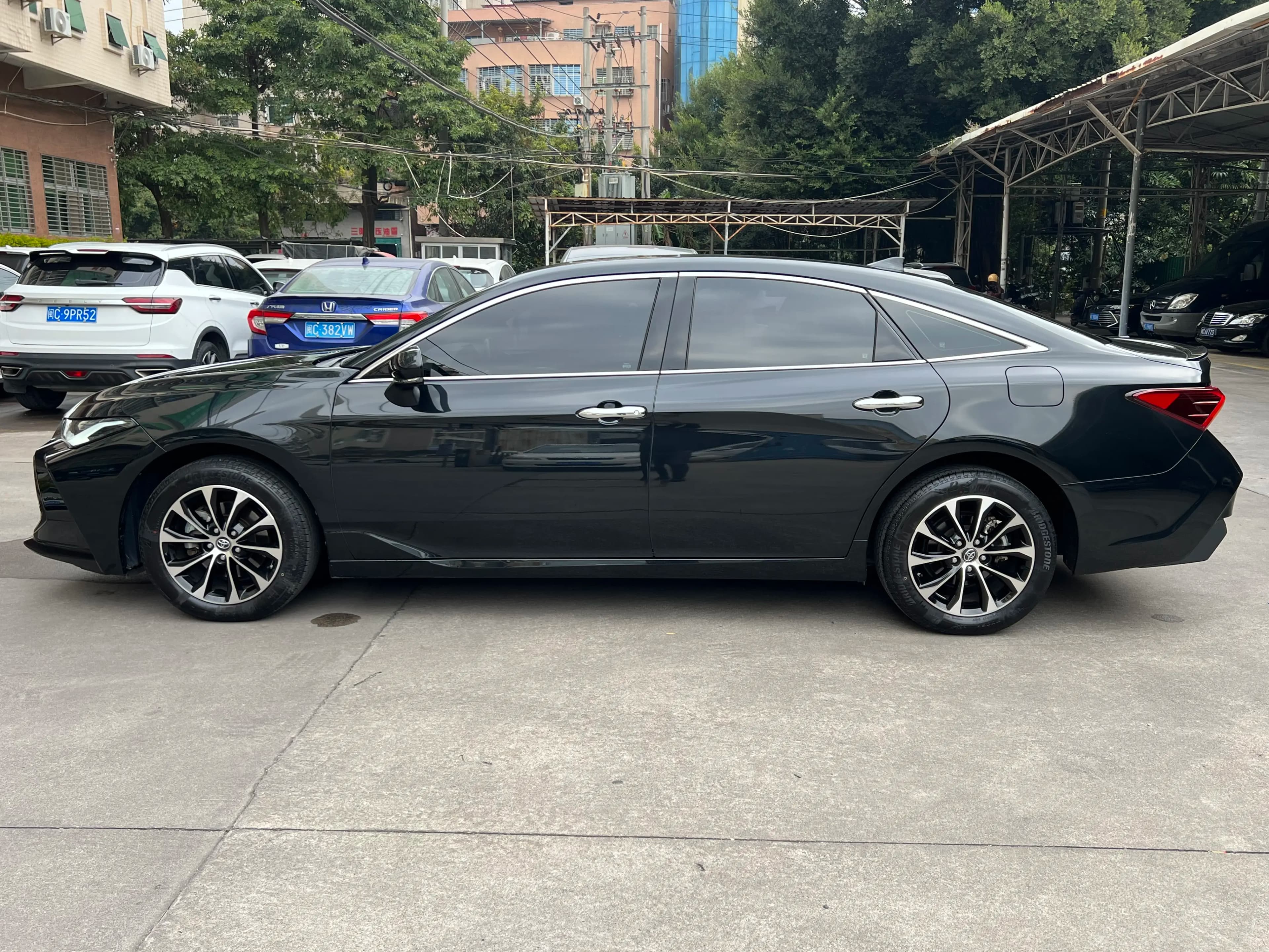 Toyota Avalon 2023 г. 19006 км. — фото 4