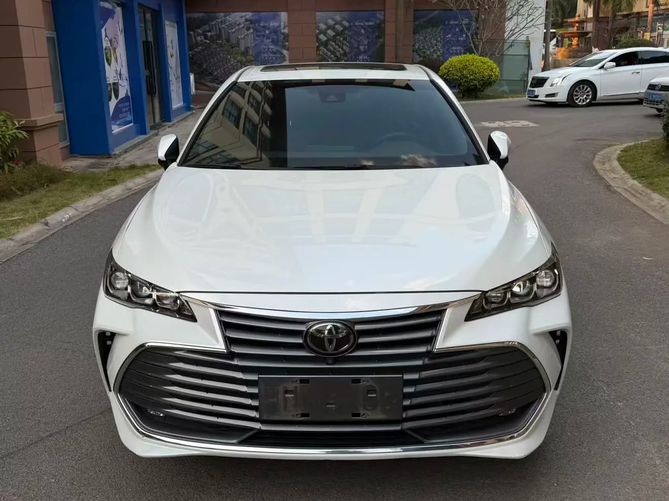 Toyota Avalon 2021 г. 71007 км. — фото 2