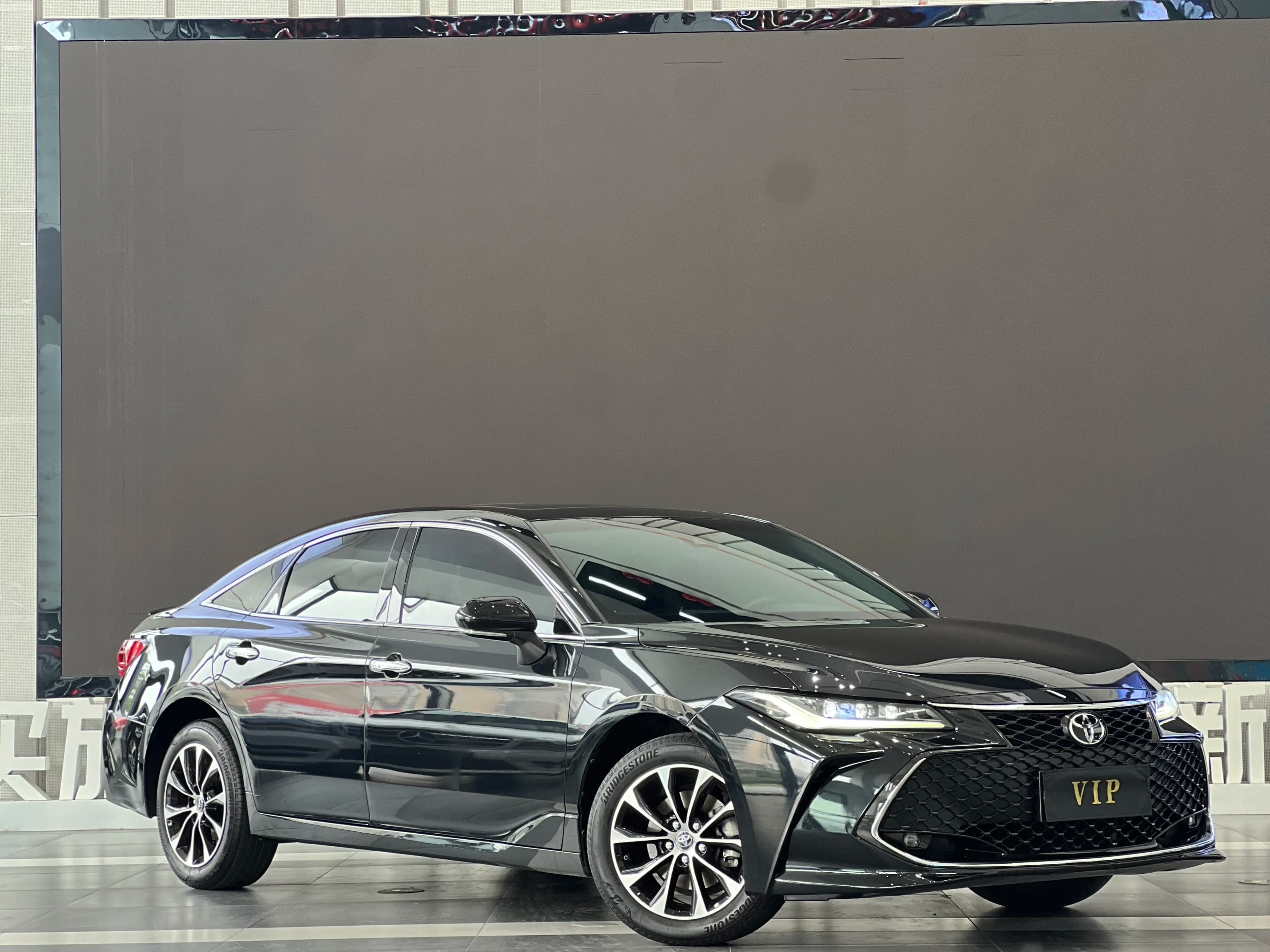 Toyota Avalon 2023 г. 34100 км. — фото 2