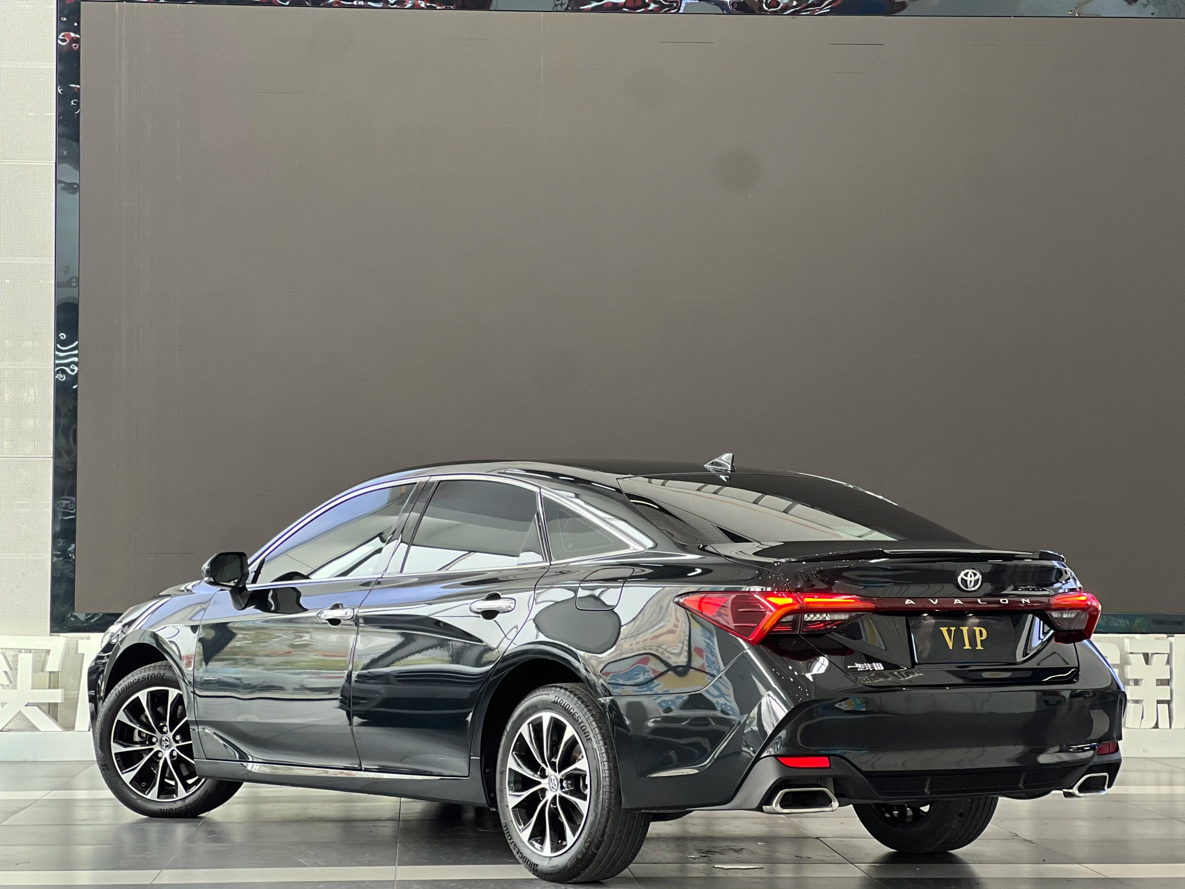 Toyota Avalon 2023 г. 34100 км. — фото 3