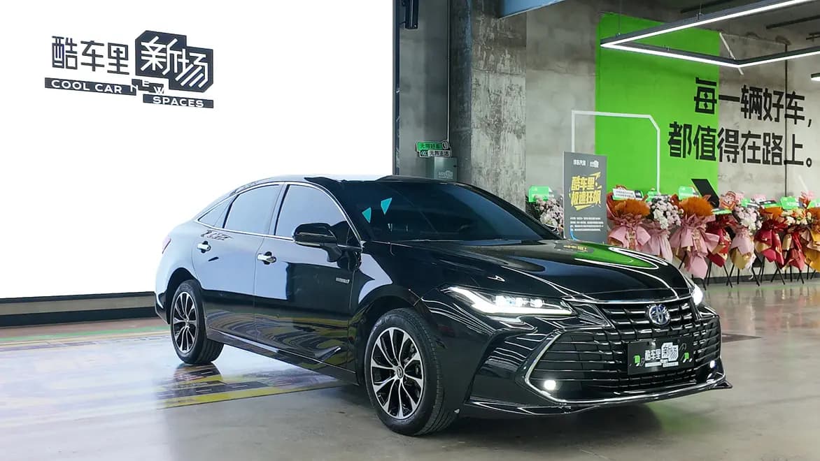 Toyota Avalon 2023 г. 67008 км. — фото 3
