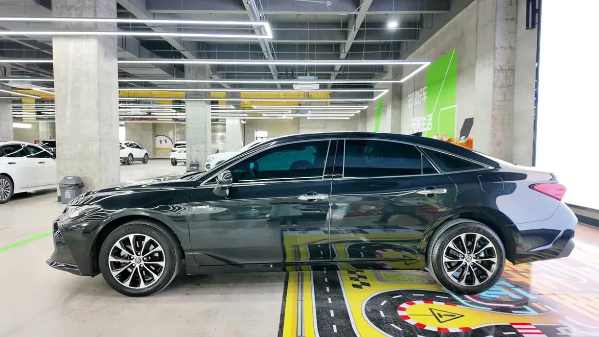 Toyota Avalon 2023 г. 67008 км. — фото 4