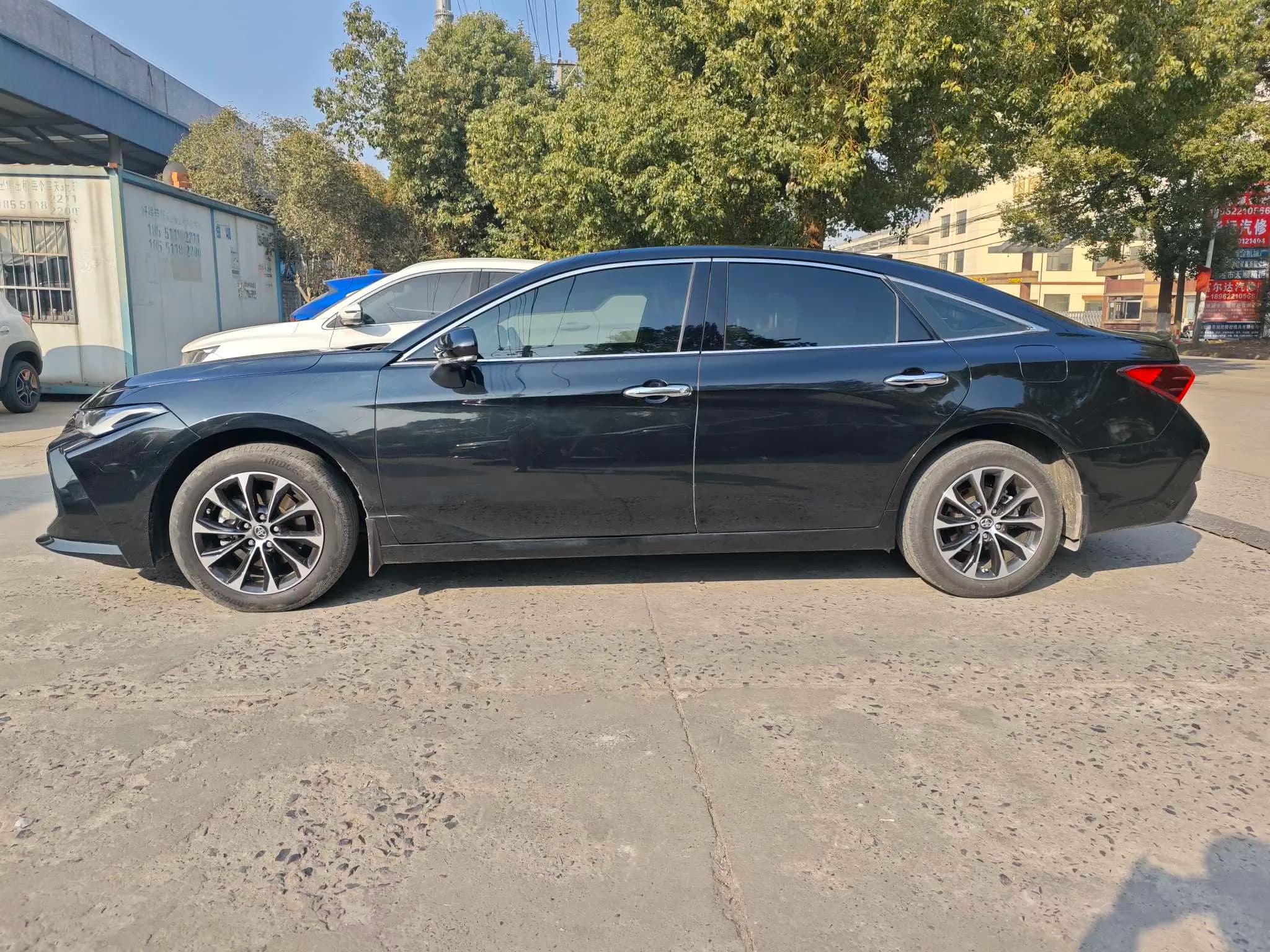 Toyota Avalon 2024 г. 32709 км. — фото 2