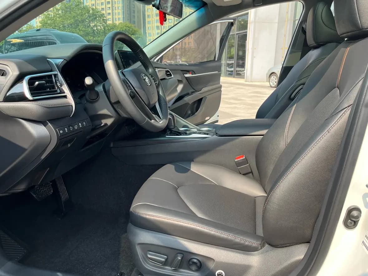 Toyota Camry 2022 г. 35117 км. — фото 11
