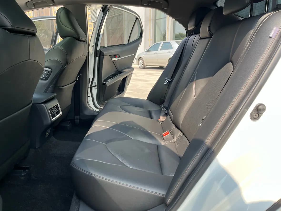 Toyota Camry 2022 г. 35117 км. — фото 12
