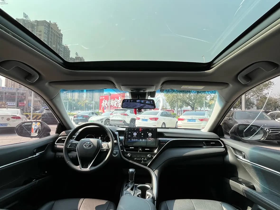 Toyota Camry 2022 г. 35117 км. — фото 9