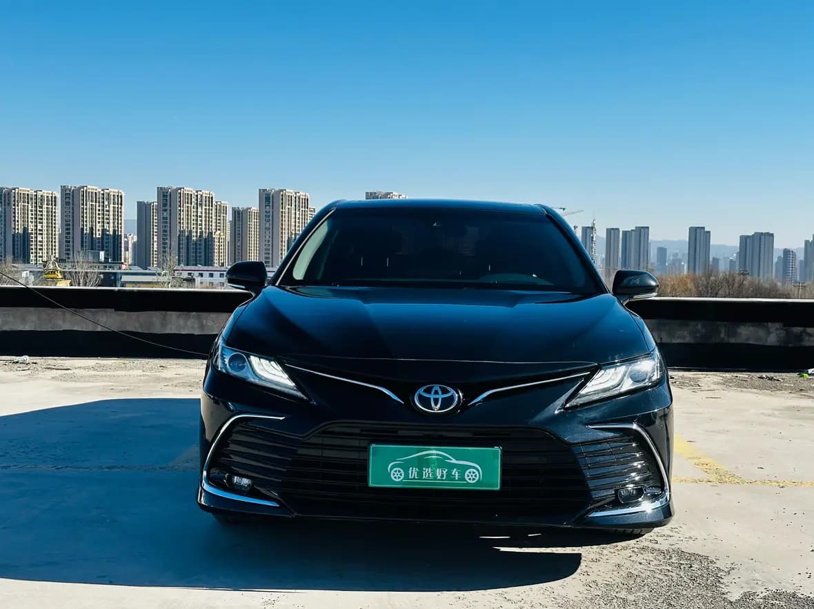 Toyota Camry 2021 г. 54118 км. — фото 2