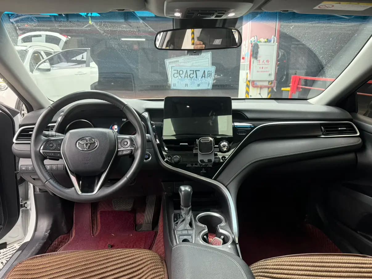 Toyota Camry 2022 г. 41119 км. — фото 2