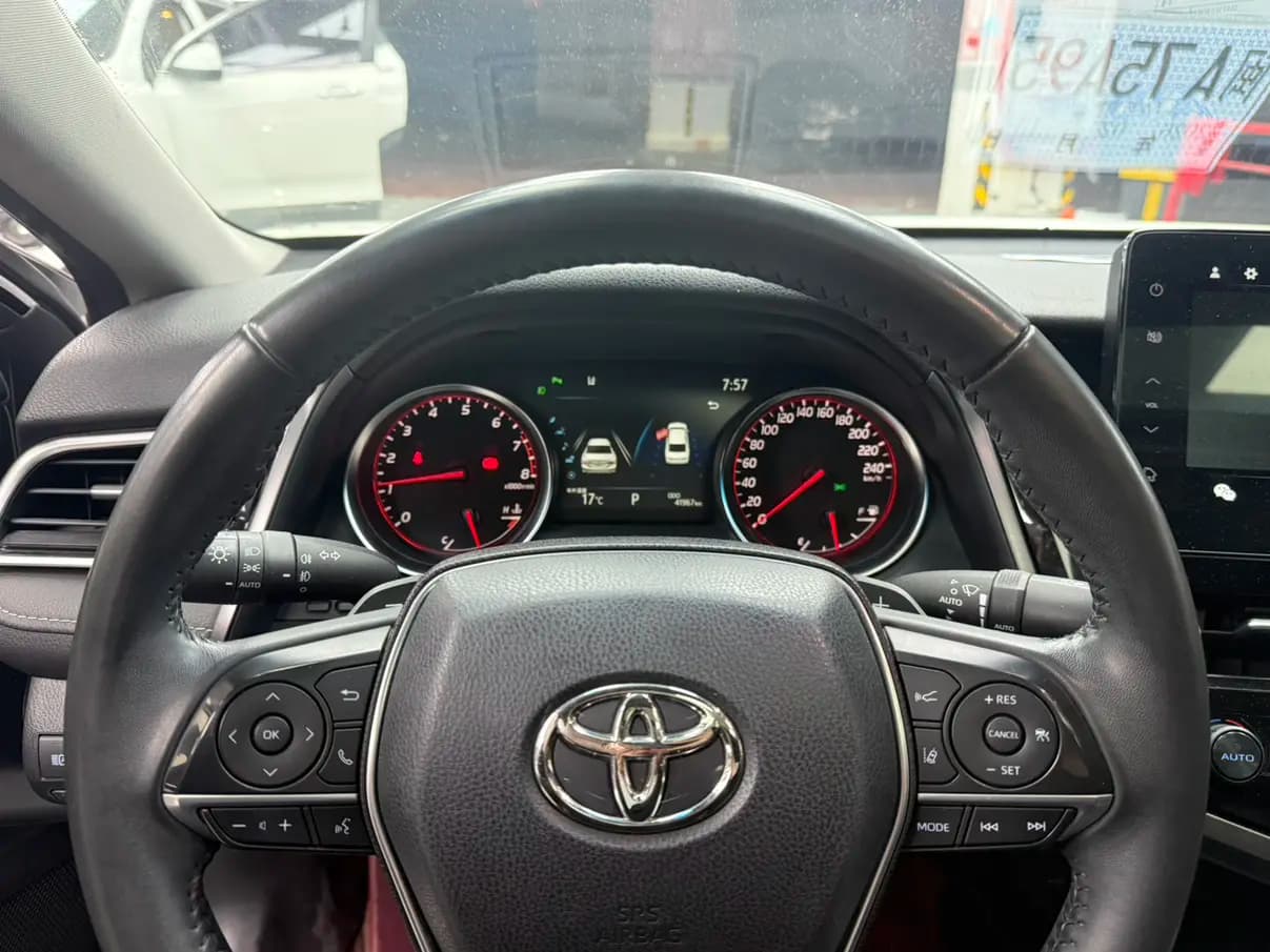 Toyota Camry 2022 г. 41119 км. — фото 5