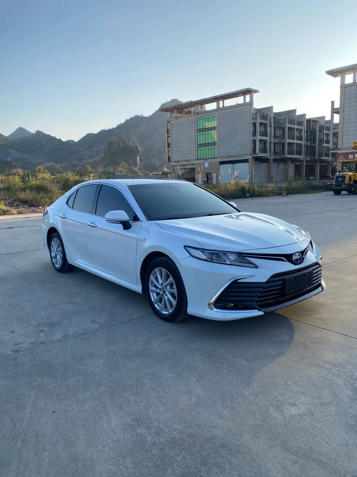 Toyota Camry 2023 г. 60123 км. — фото 2