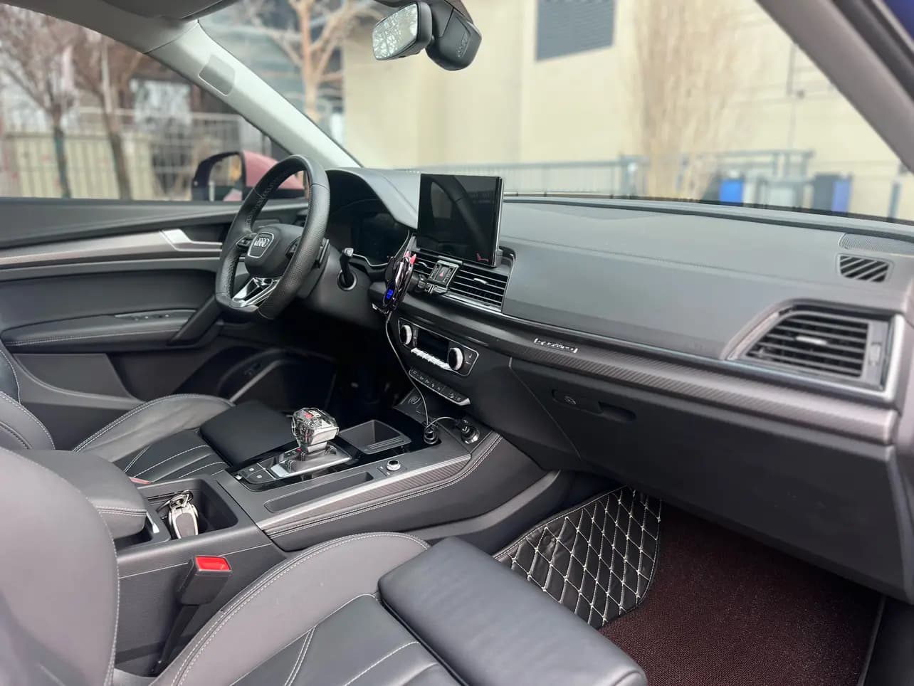 Audi Q5L 2022 г. 45024 км. — фото 13