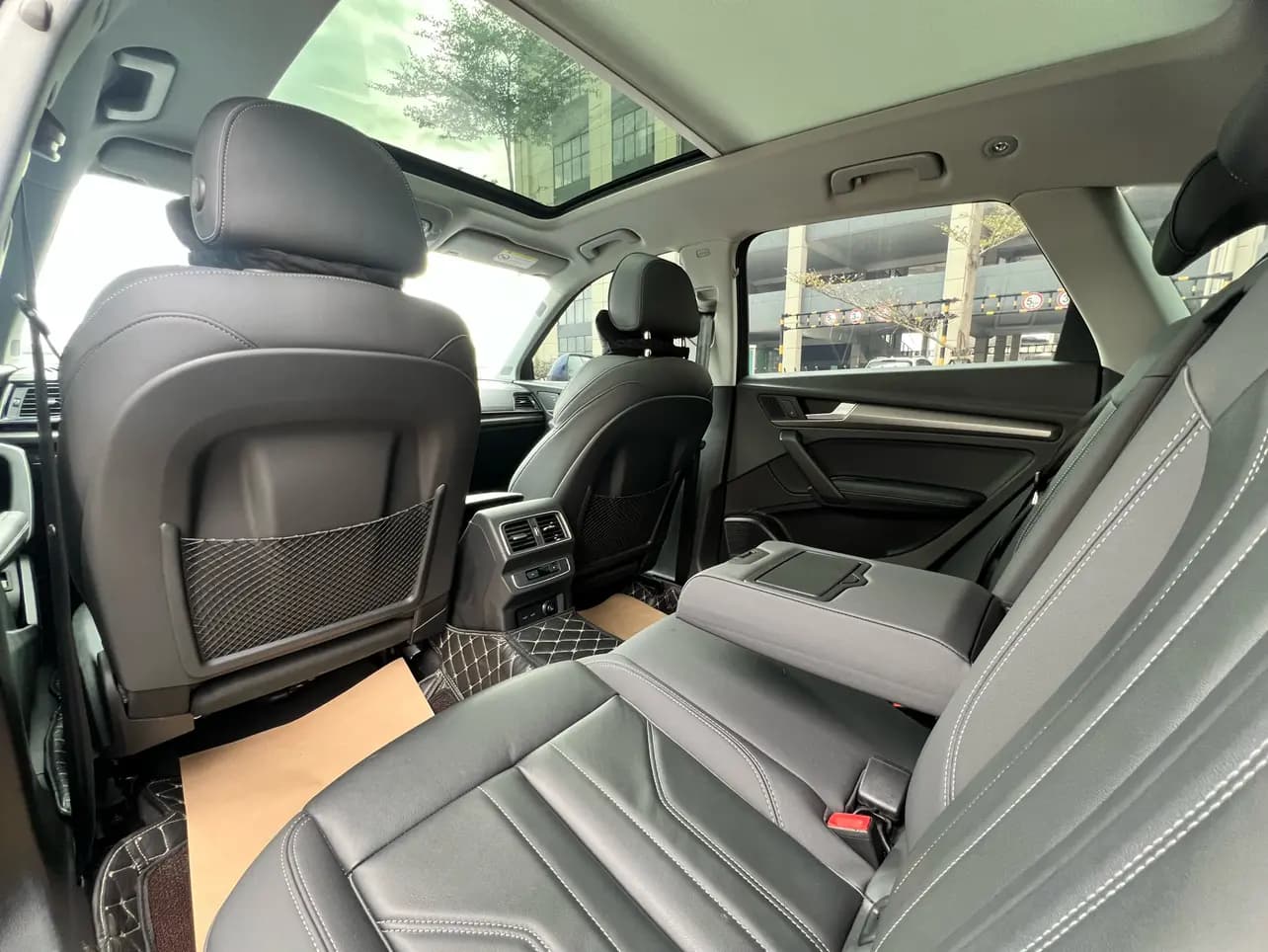 Audi Q5L 2022 г. 45024 км. — фото 17