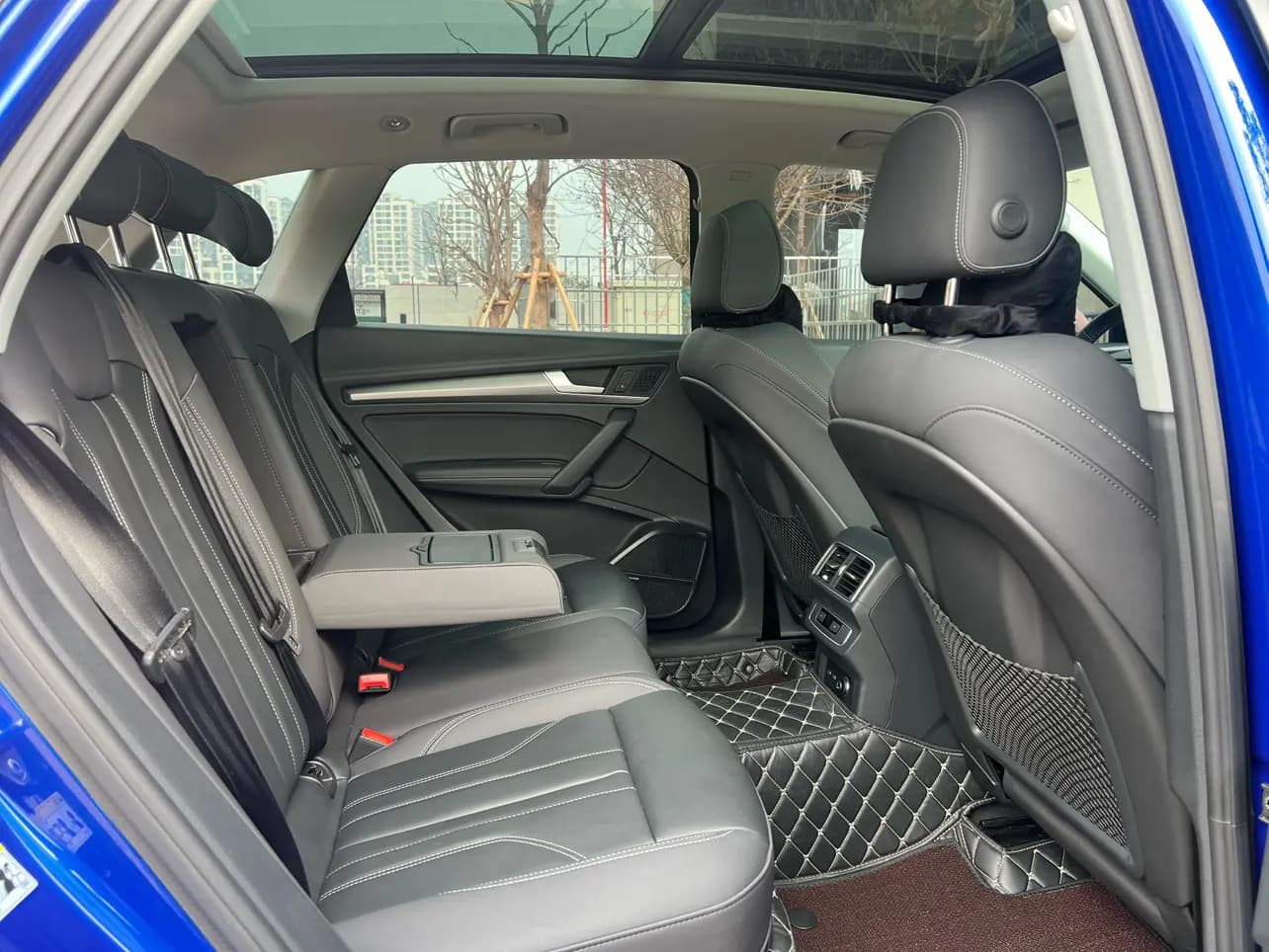 Audi Q5L 2022 г. 45024 км. — фото 18