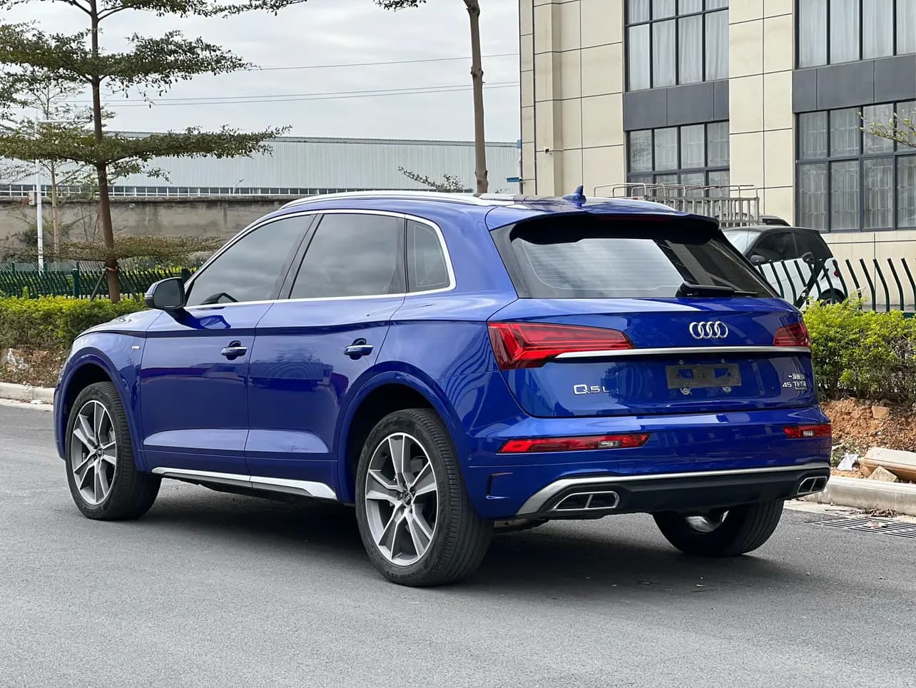 Audi Q5L 2022 г. 45024 км. — фото 5