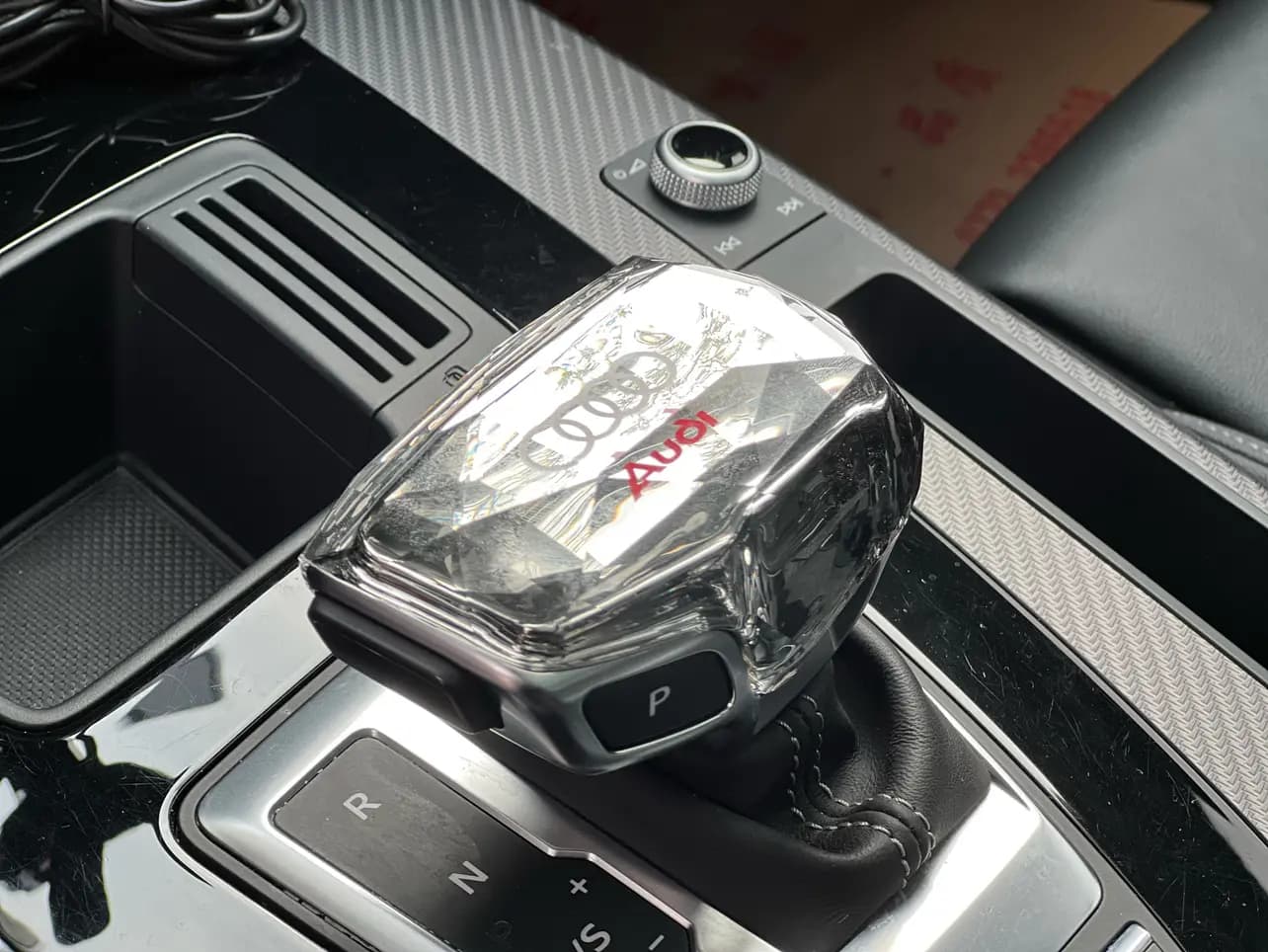 Audi Q5L 2022 г. 45024 км. — фото 10
