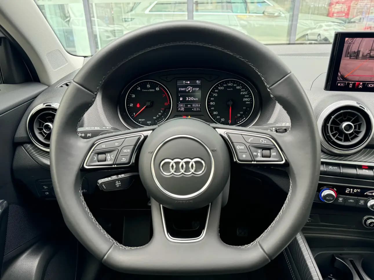 Audi Q2L 2023 г. 25049 км. — фото 16