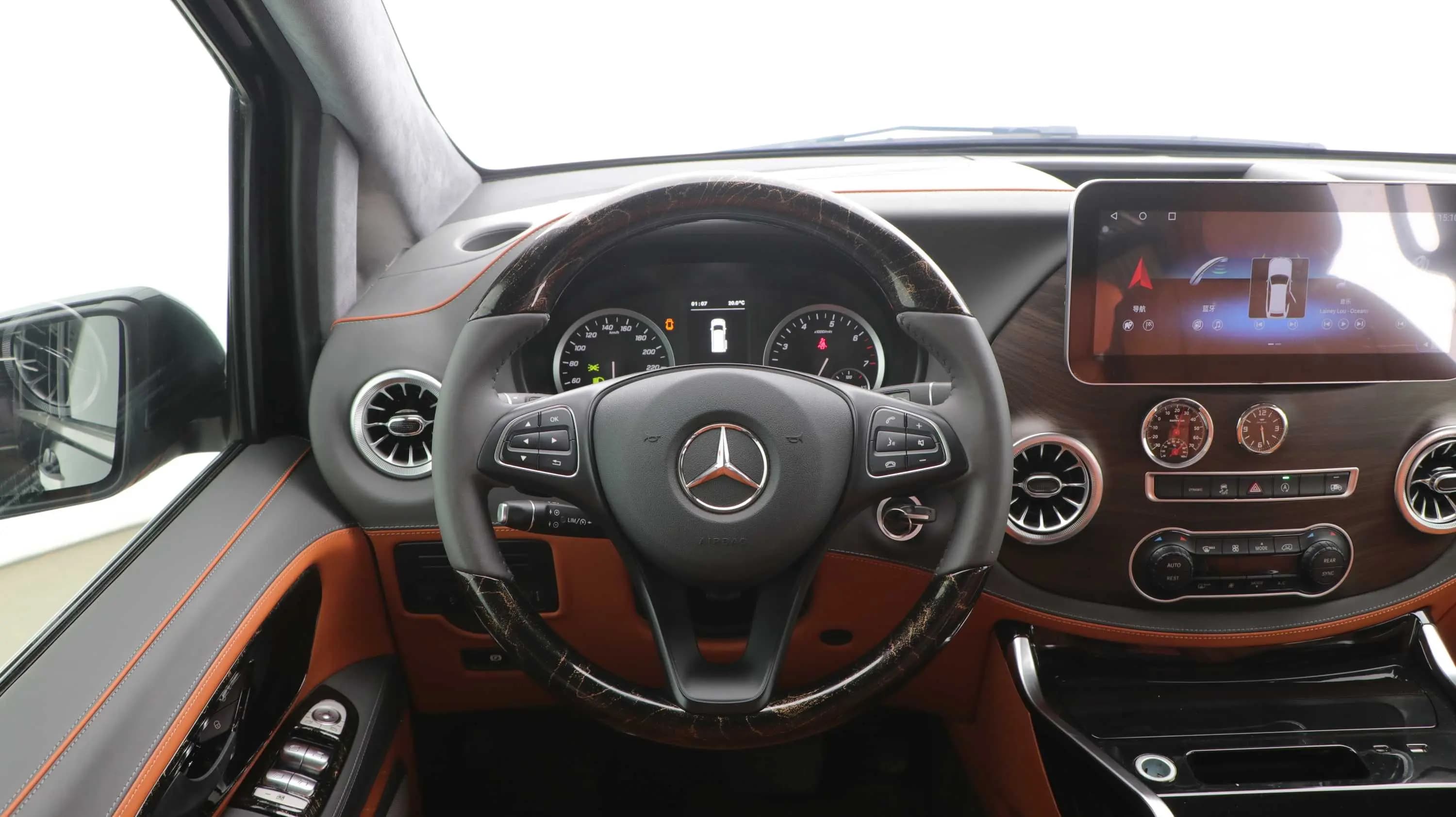 Mercedes-Benz Vito 2023 г. 10000 км. — фото 17