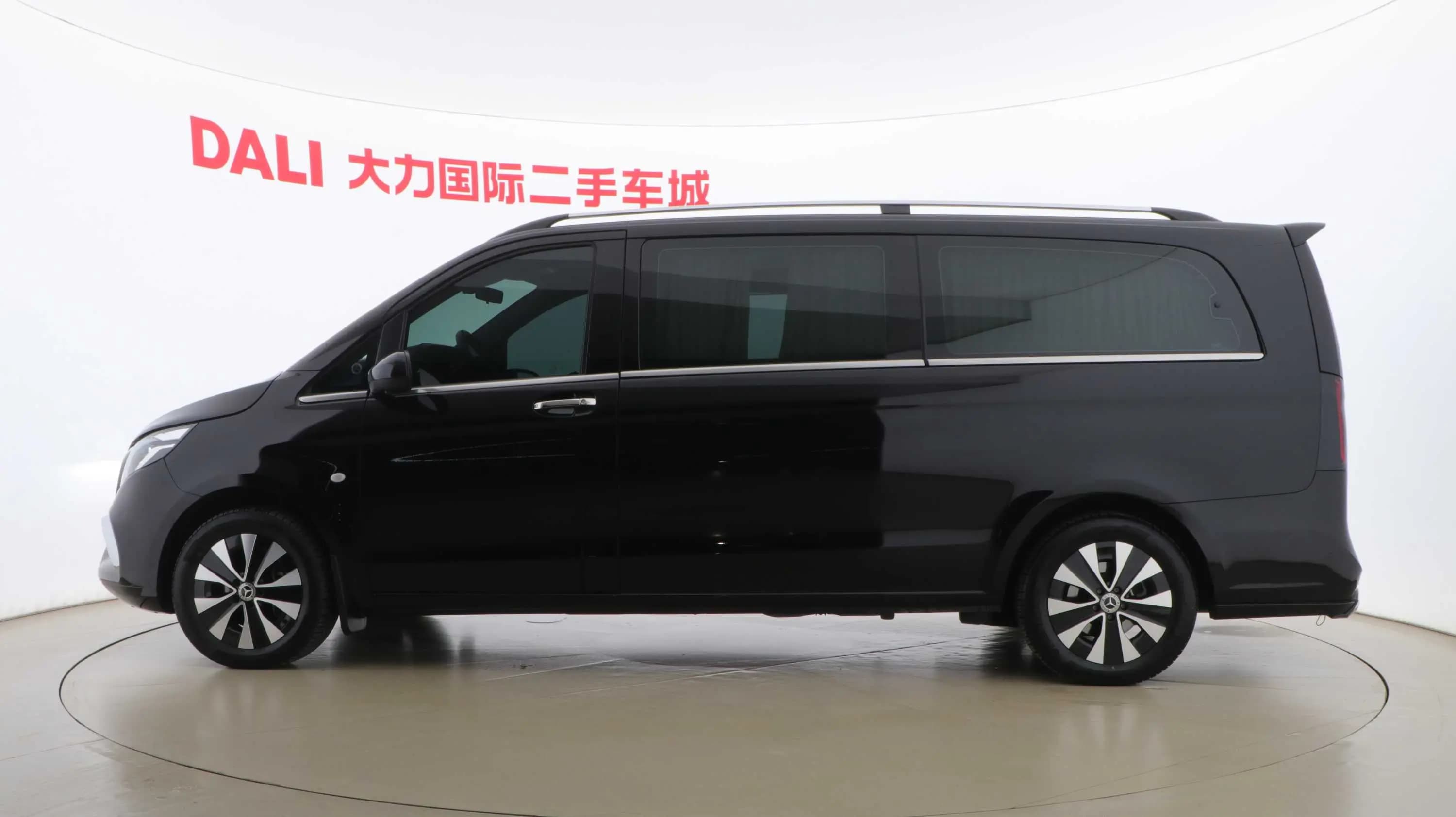 Mercedes-Benz Vito 2023 г. 10000 км. — фото 4