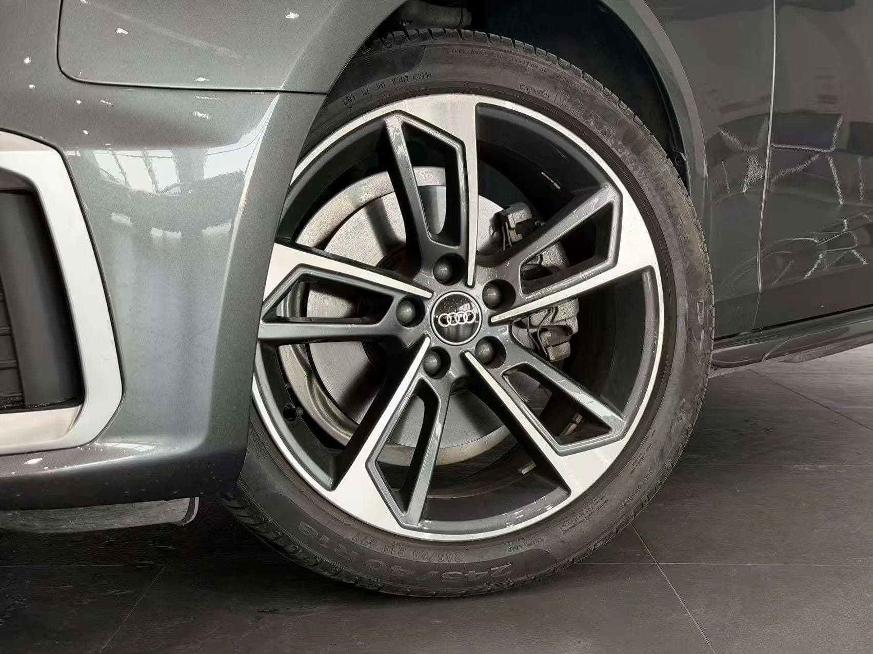 Audi A4L 2022 г. 37081 км. — фото 12