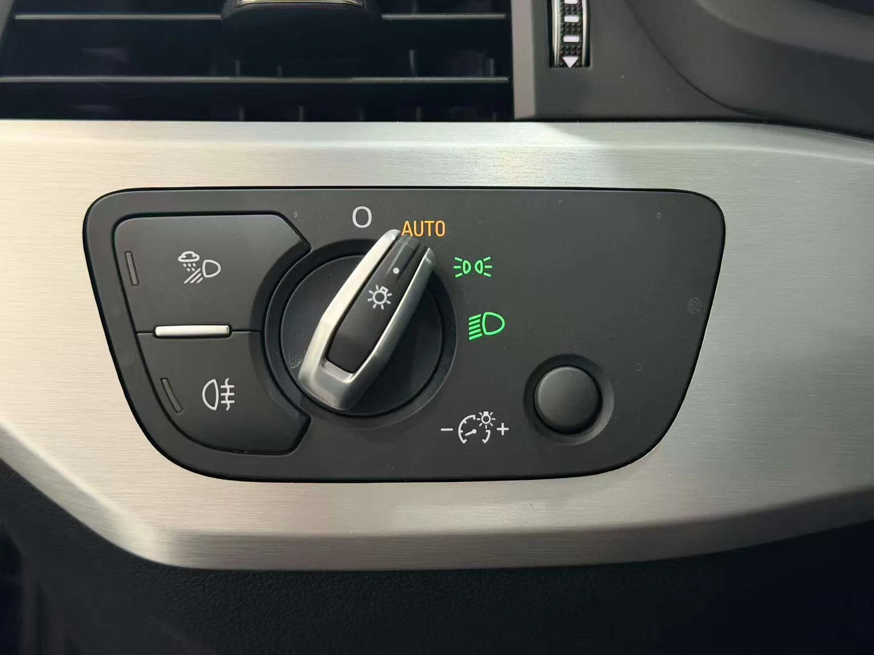 Audi A4L 2022 г. 37081 км. — фото 19