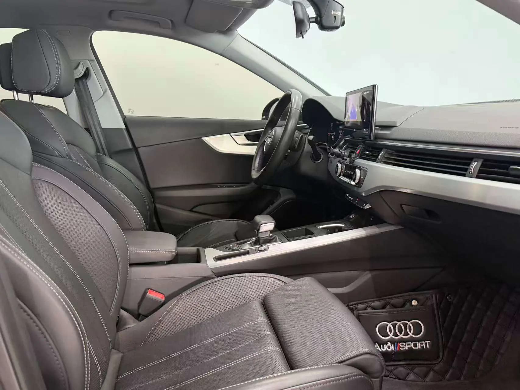 Audi A4L 2022 г. 37081 км. — фото 22