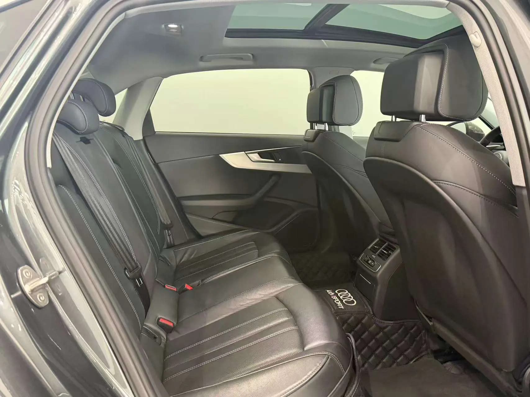 Audi A4L 2022 г. 37081 км. — фото 23
